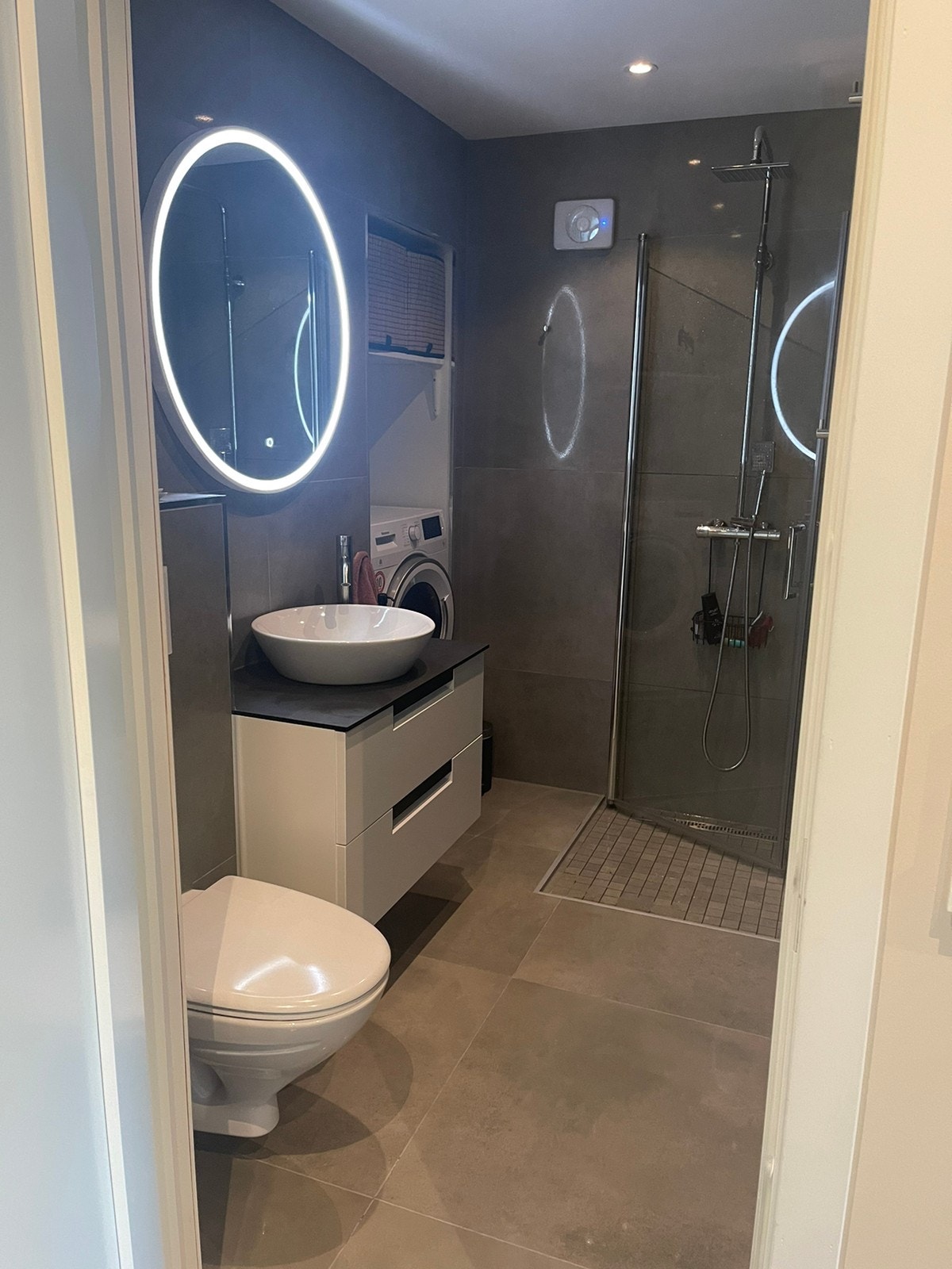 Varmekabler i gulv Galleribilde