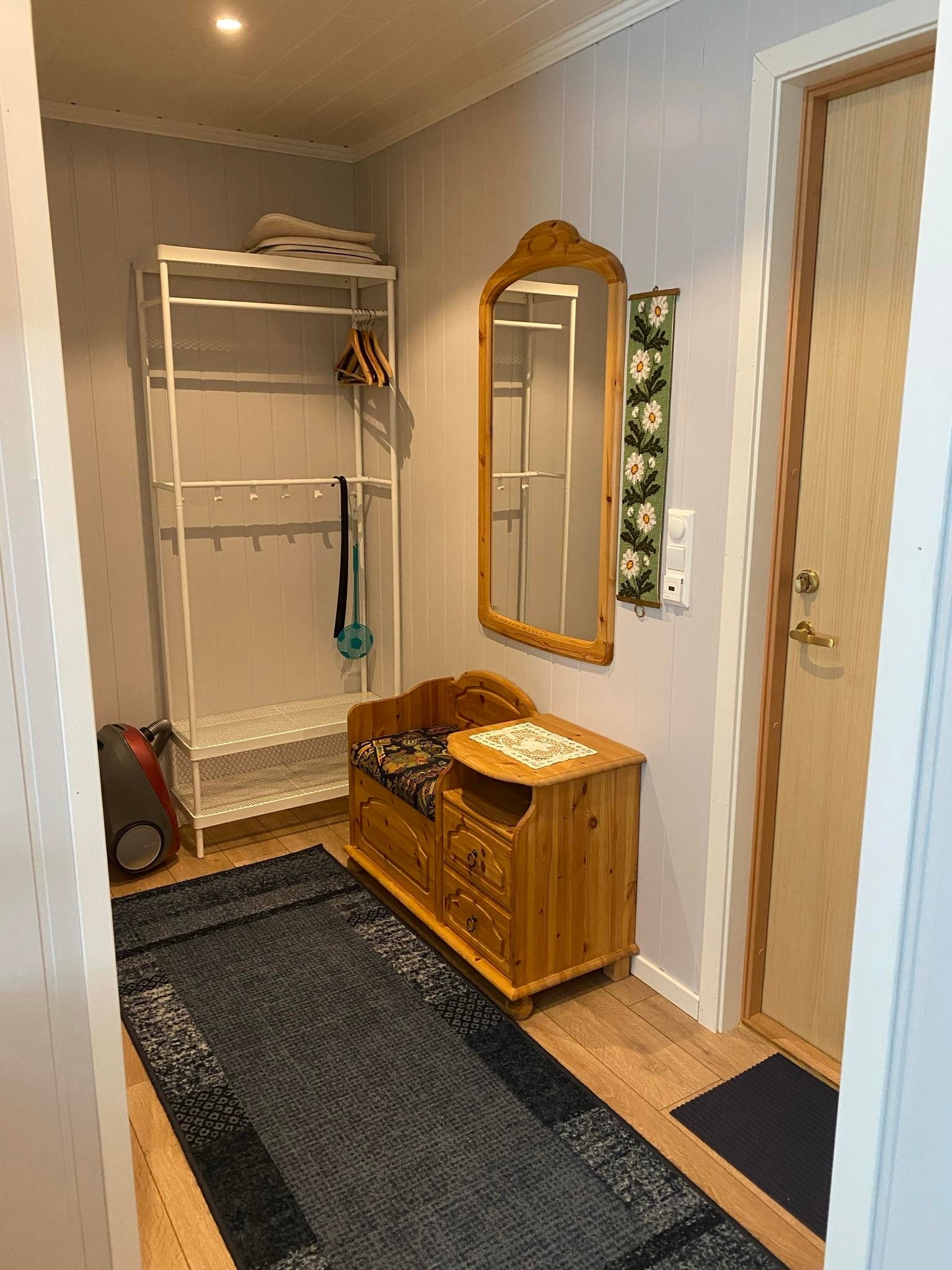 Entrè, leilighet Nygrunn Galleribilde