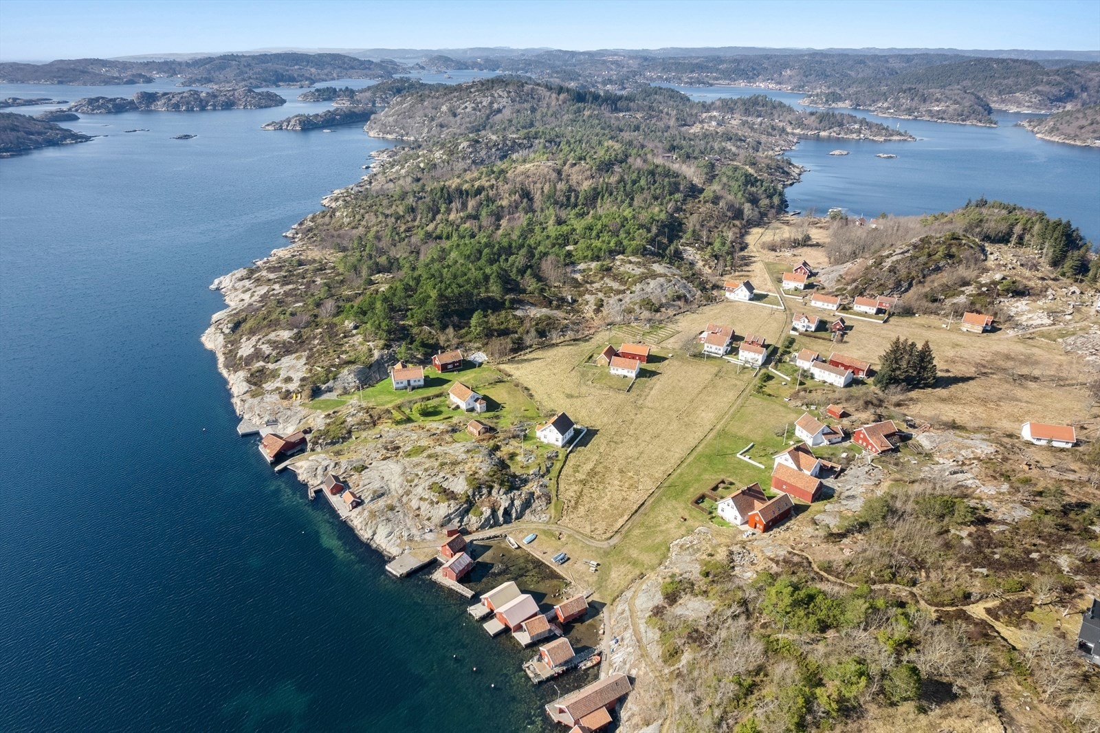 Dronefoto fra Landøy Galleribilde