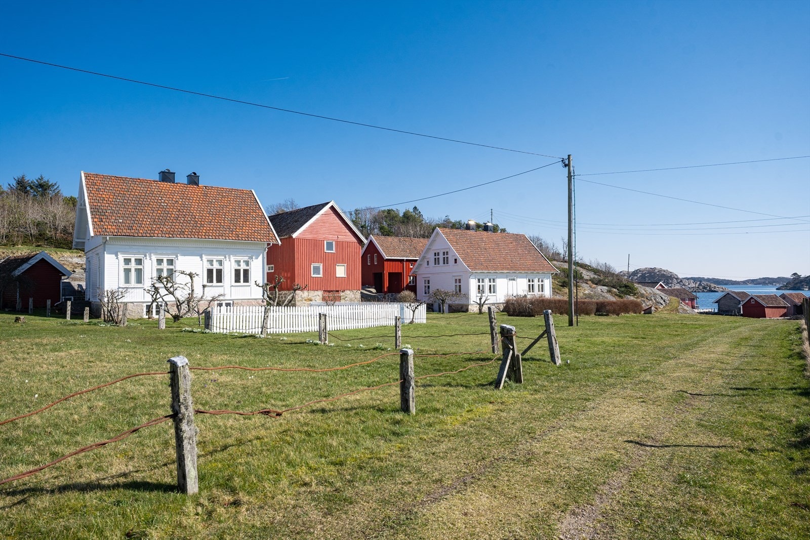 Bebyggelse inne på øya Galleribilde