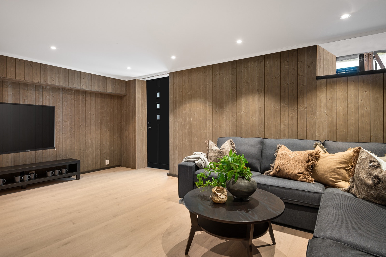 Koselig kjellerstue på ca 30 kvm Galleribilde