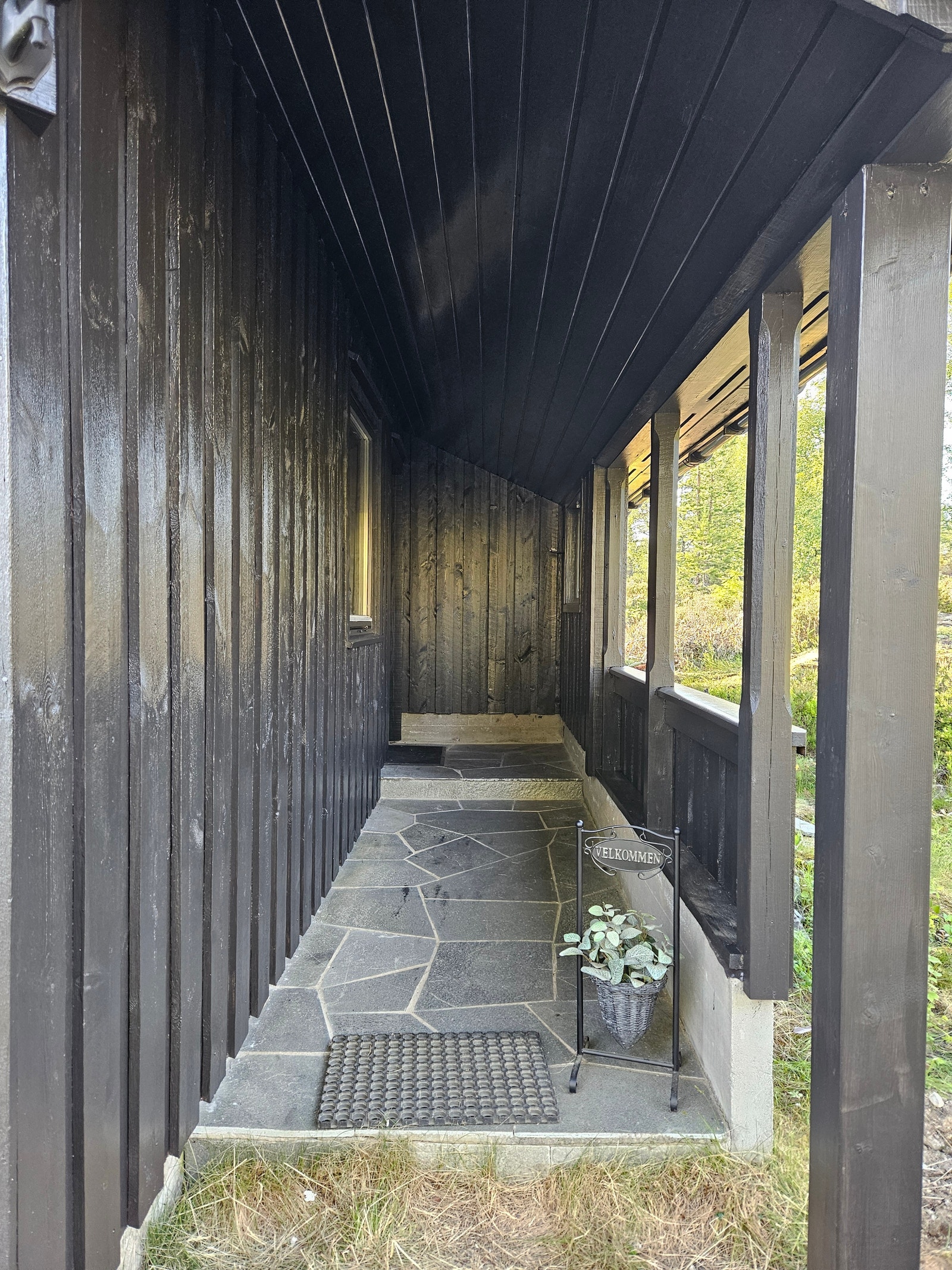 Inngangspart under tak Galleribilde