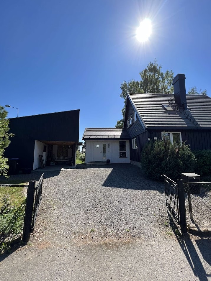 Carport og gårdsplass Galleribilde