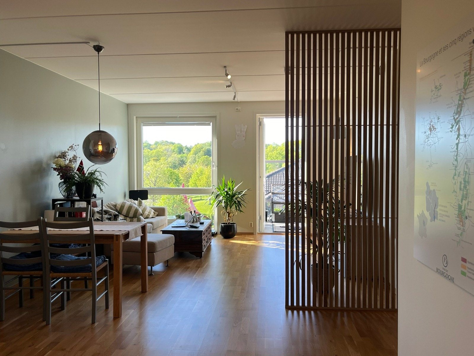 stue (spisebordet er erstattet) Galleribilde