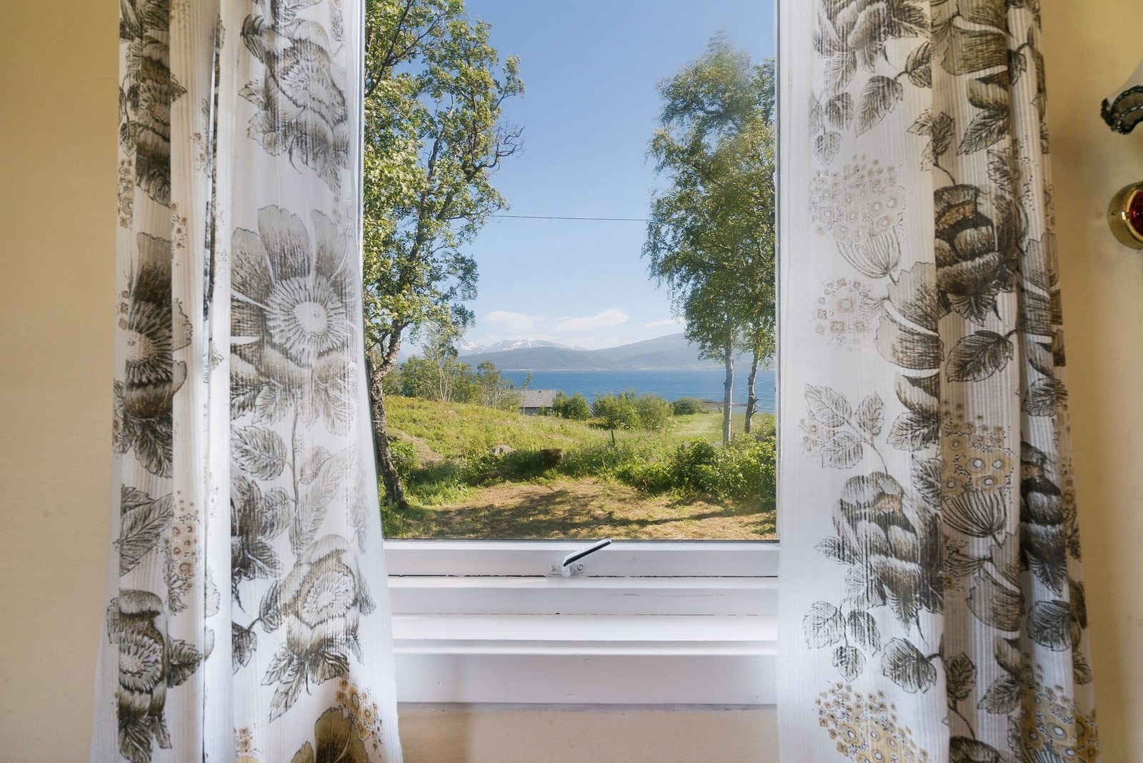 Utsikt fra den ene stuen Galleribilde