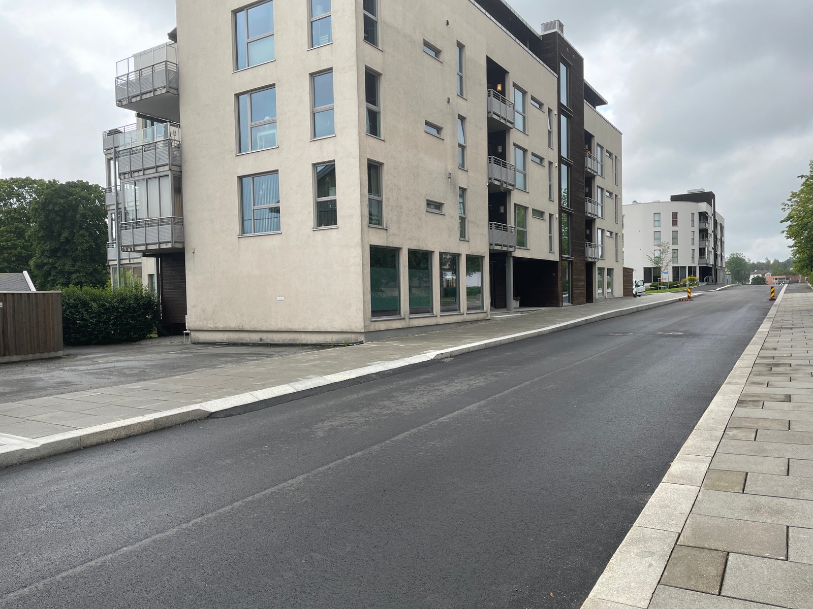 Fasade mot nyrenovert gate Galleribilde