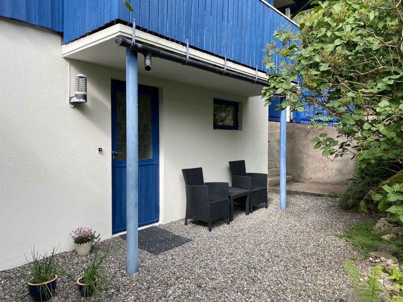 Inngang til sokkelleiligheit Galleribilde