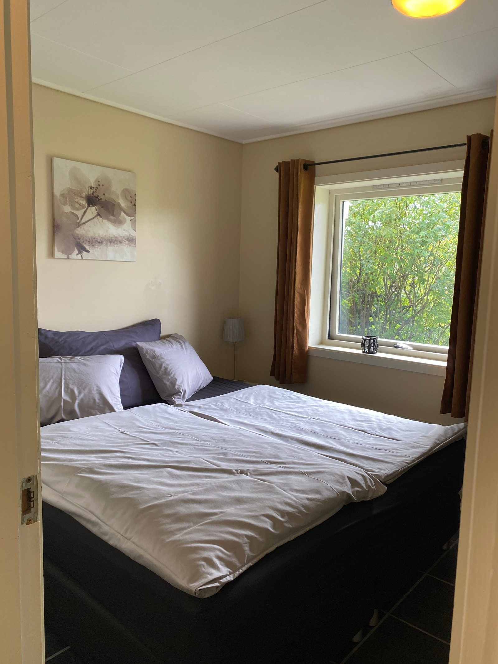 Soverom i sokkelleiligheit Galleribilde