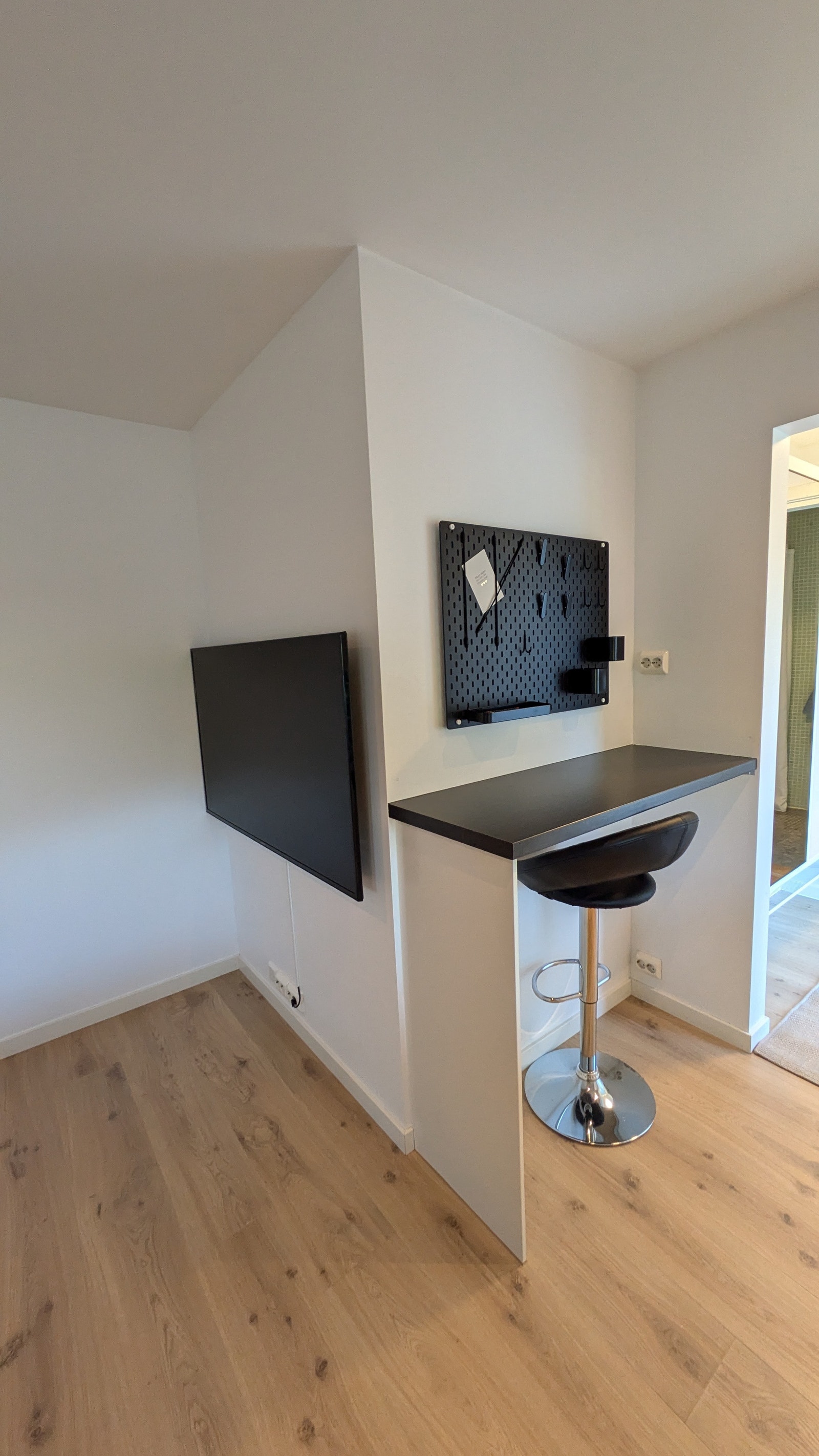 Spise og-/eller arbeidsplass Galleribilde