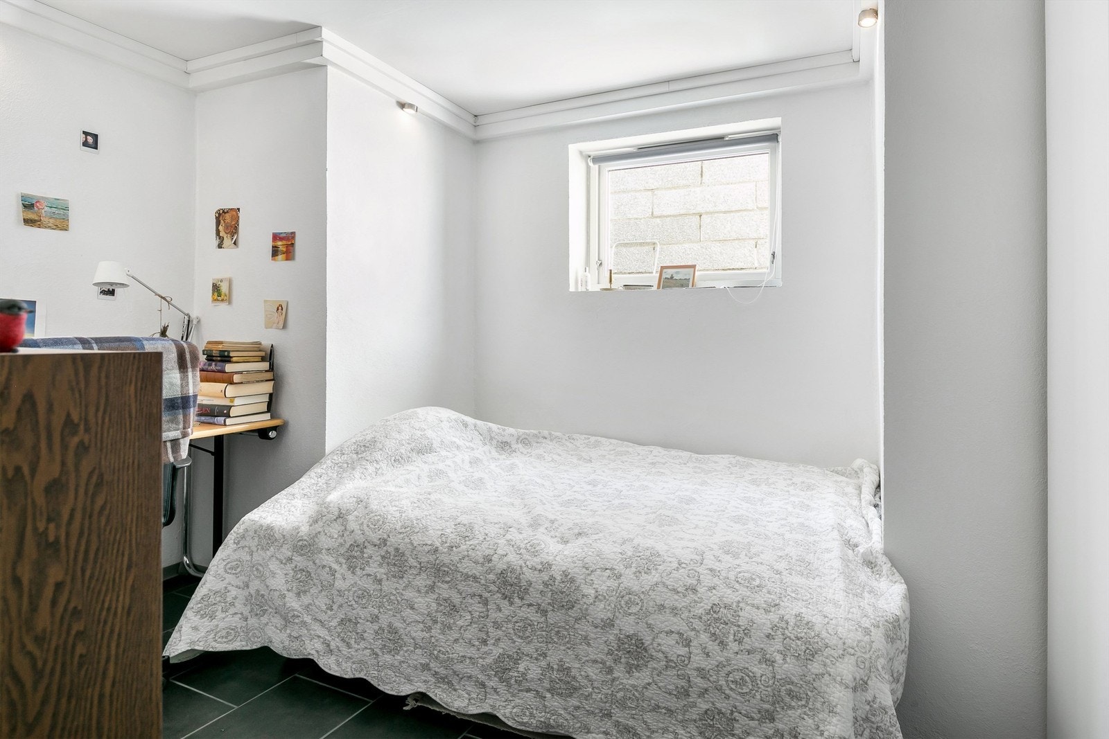 Hybel (Møbler følger ikke med, bortsett fra seng) Galleribilde