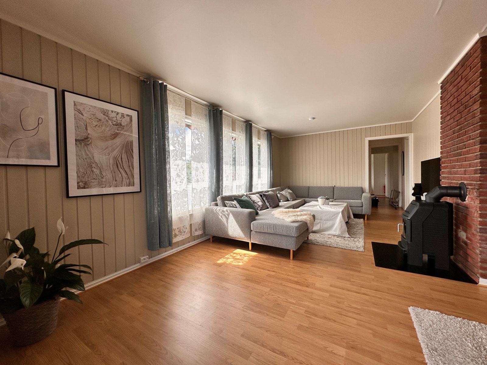 Stor og romslig stue Galleribilde