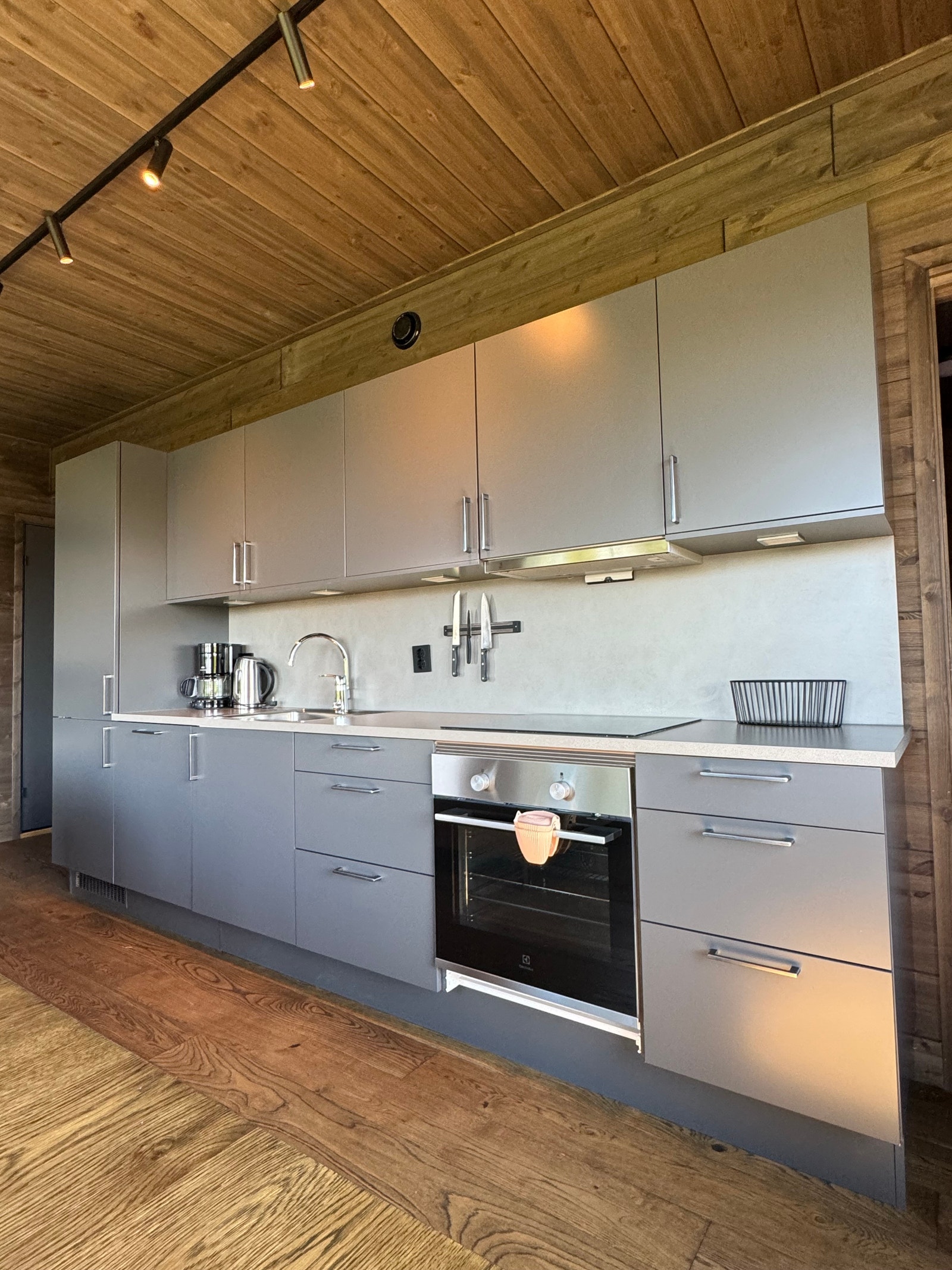 Bilder er fra lignende leilighet For avtale om visning ring Stein Plukkerud 90290303 Galleribilde