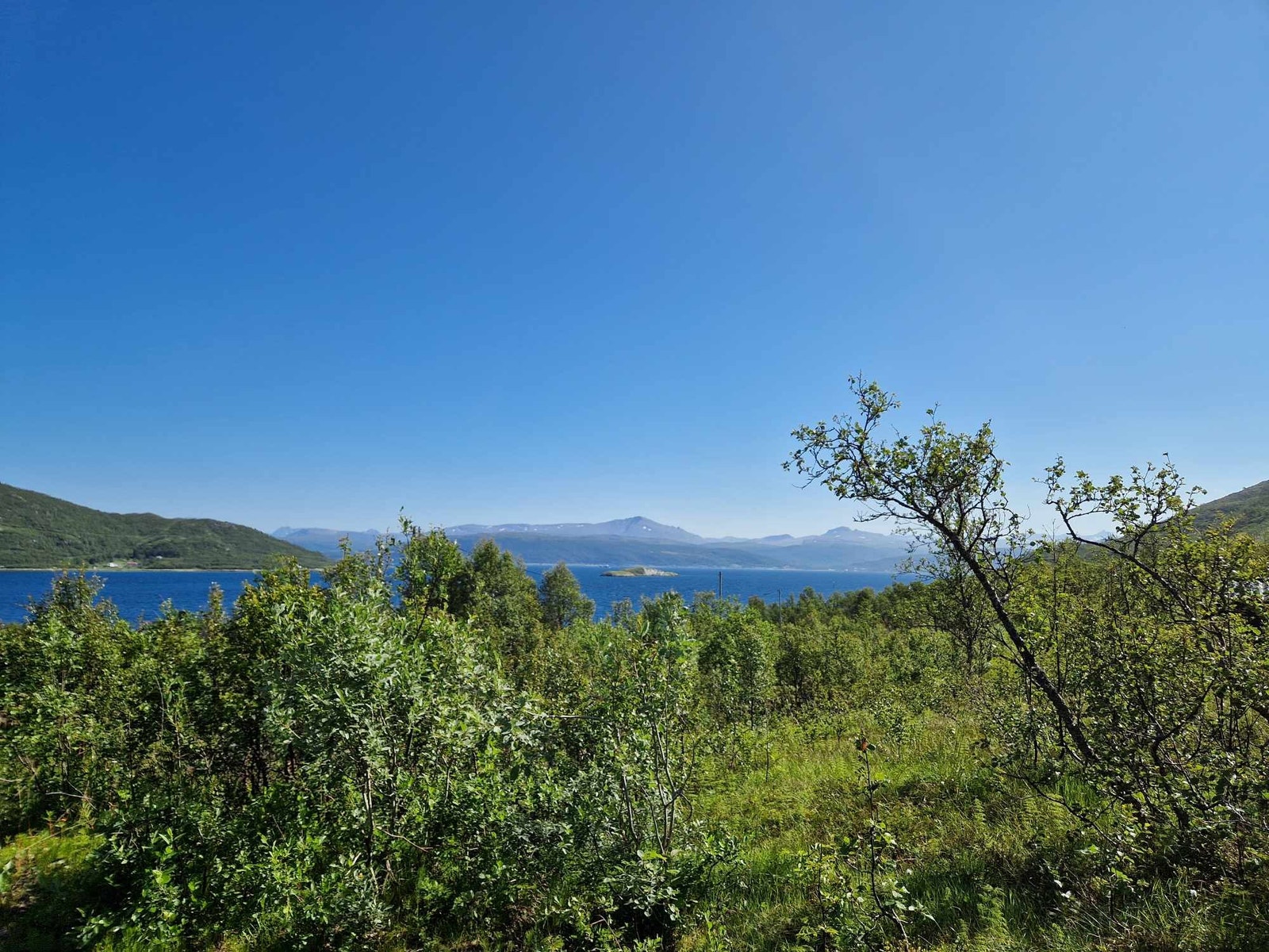 Privat Tomt på Sørhella til salgs! Sørhella 5, Kvaløya 1 095 m² 850 000 kr Totalpris: 850 000 kr ∙ Tomt Legg til som favoritt