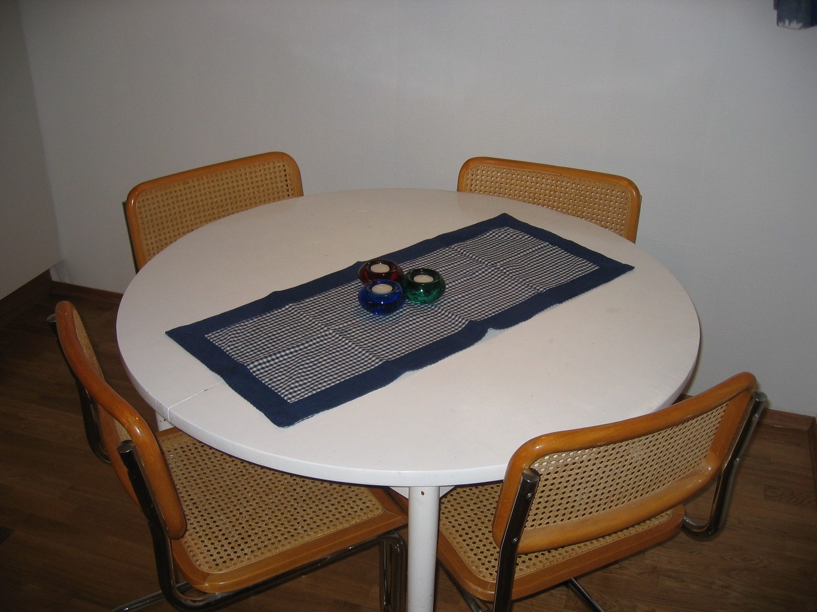 Kjøkken med spisebord Galleribilde