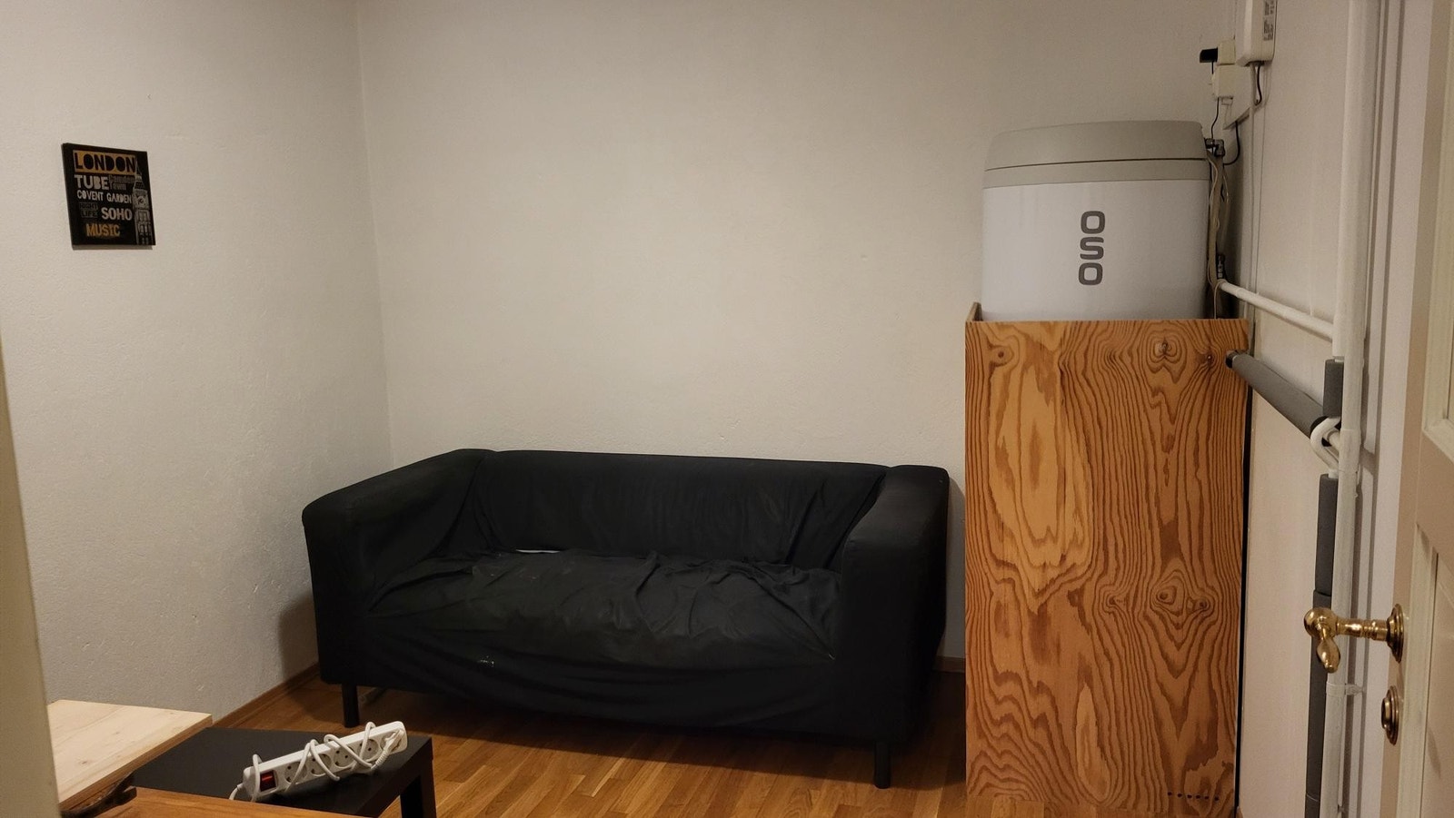 Bod/lager med sofa Galleribilde