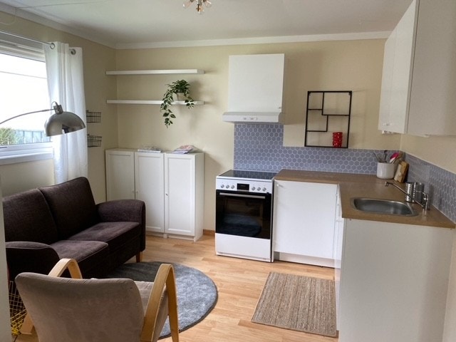 Kjøkken med liten sittegruppe Galleribilde