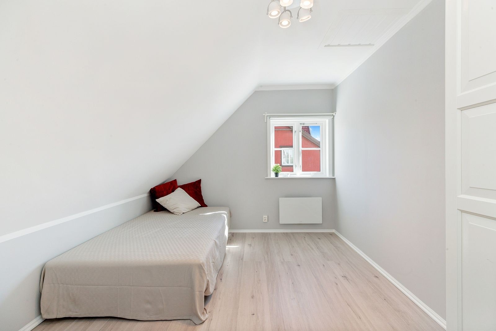 Rom 5 UTLEID Galleribilde