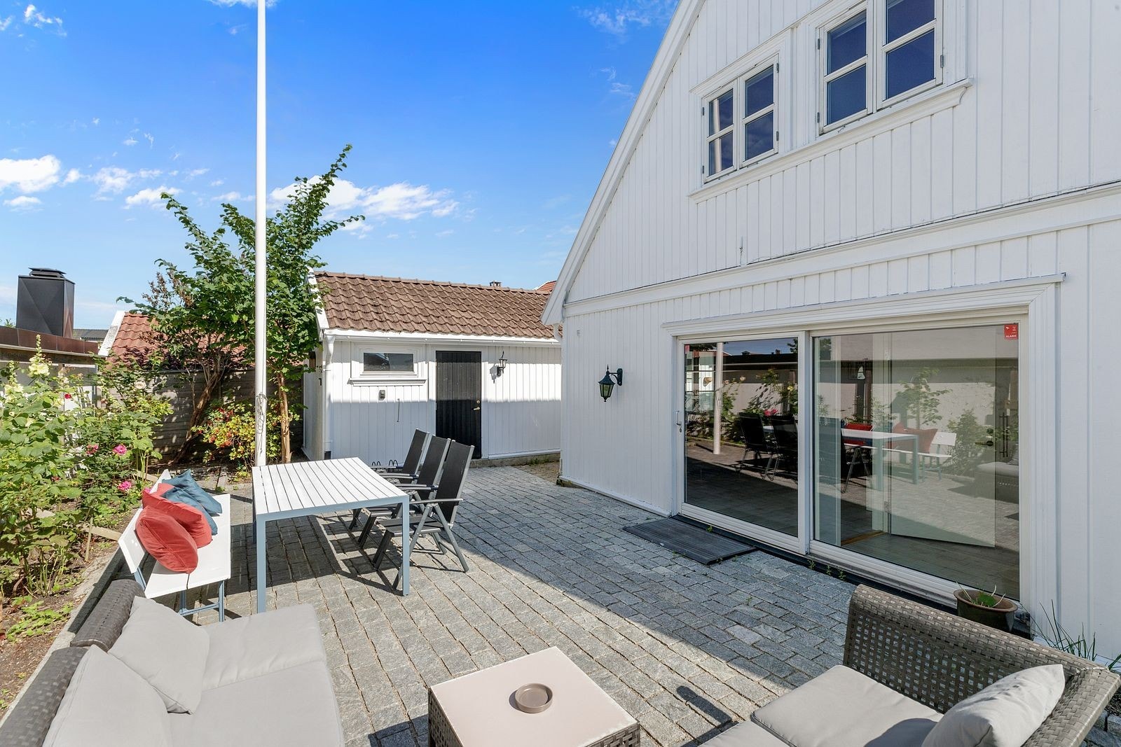 Uteplass Galleribilde