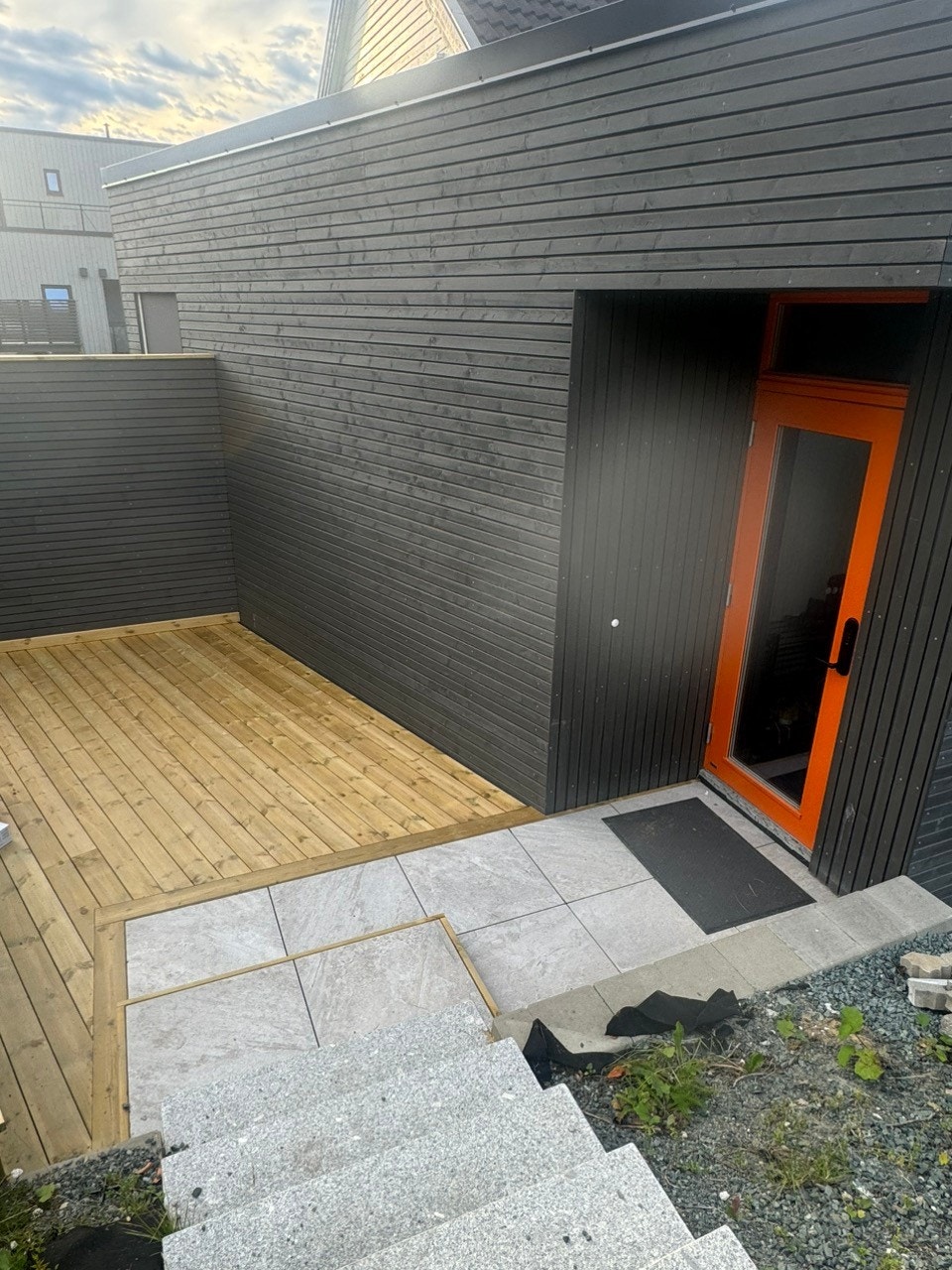 Inngangsparti med terrasse Galleribilde