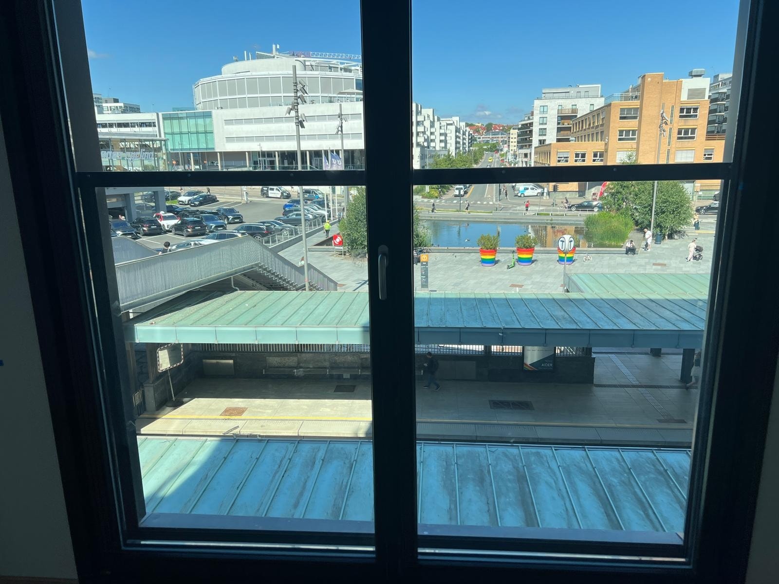 Ensjø Tbane station right below the apartment Galleribilde