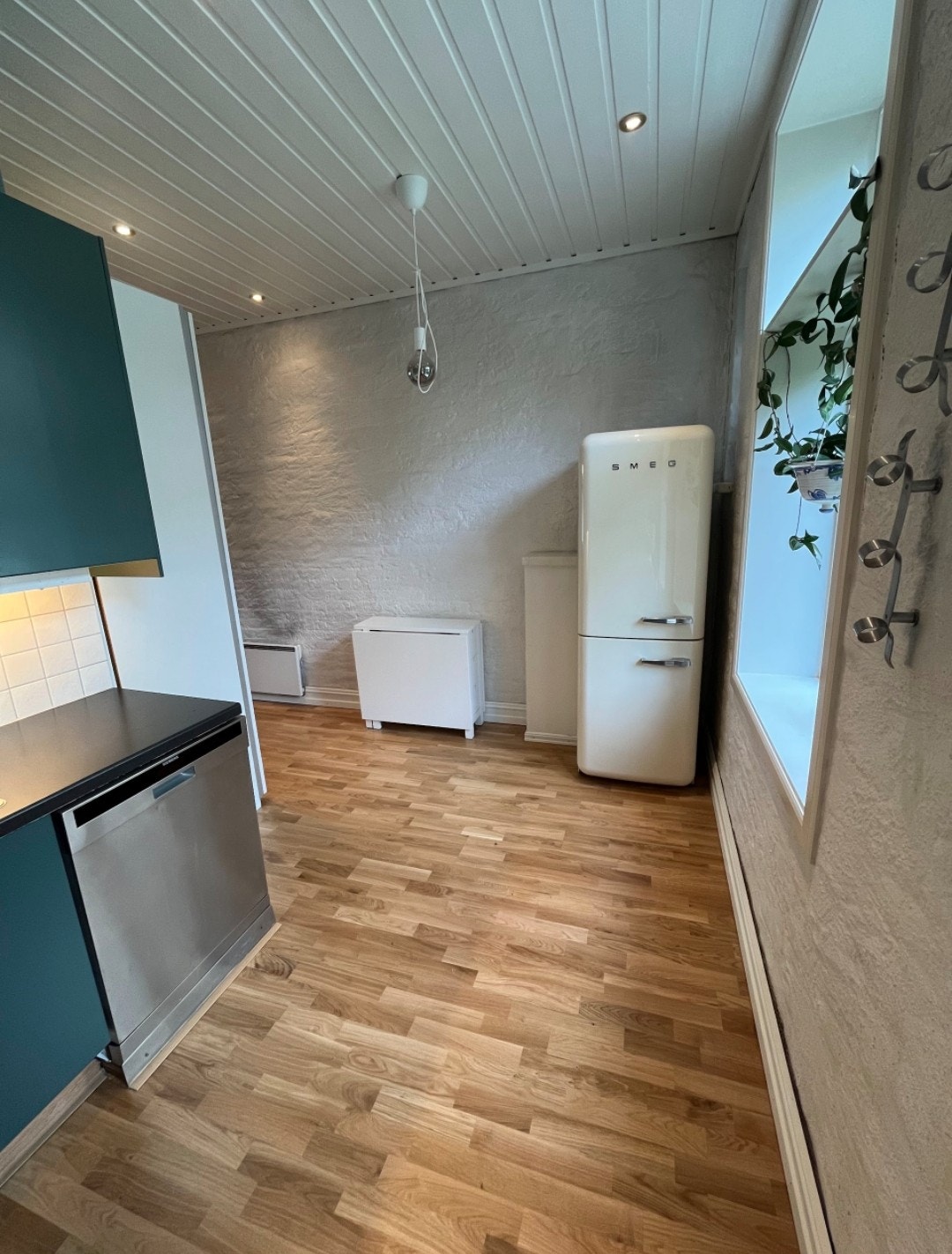 Alt av hvitevarer følger med. Galleribilde