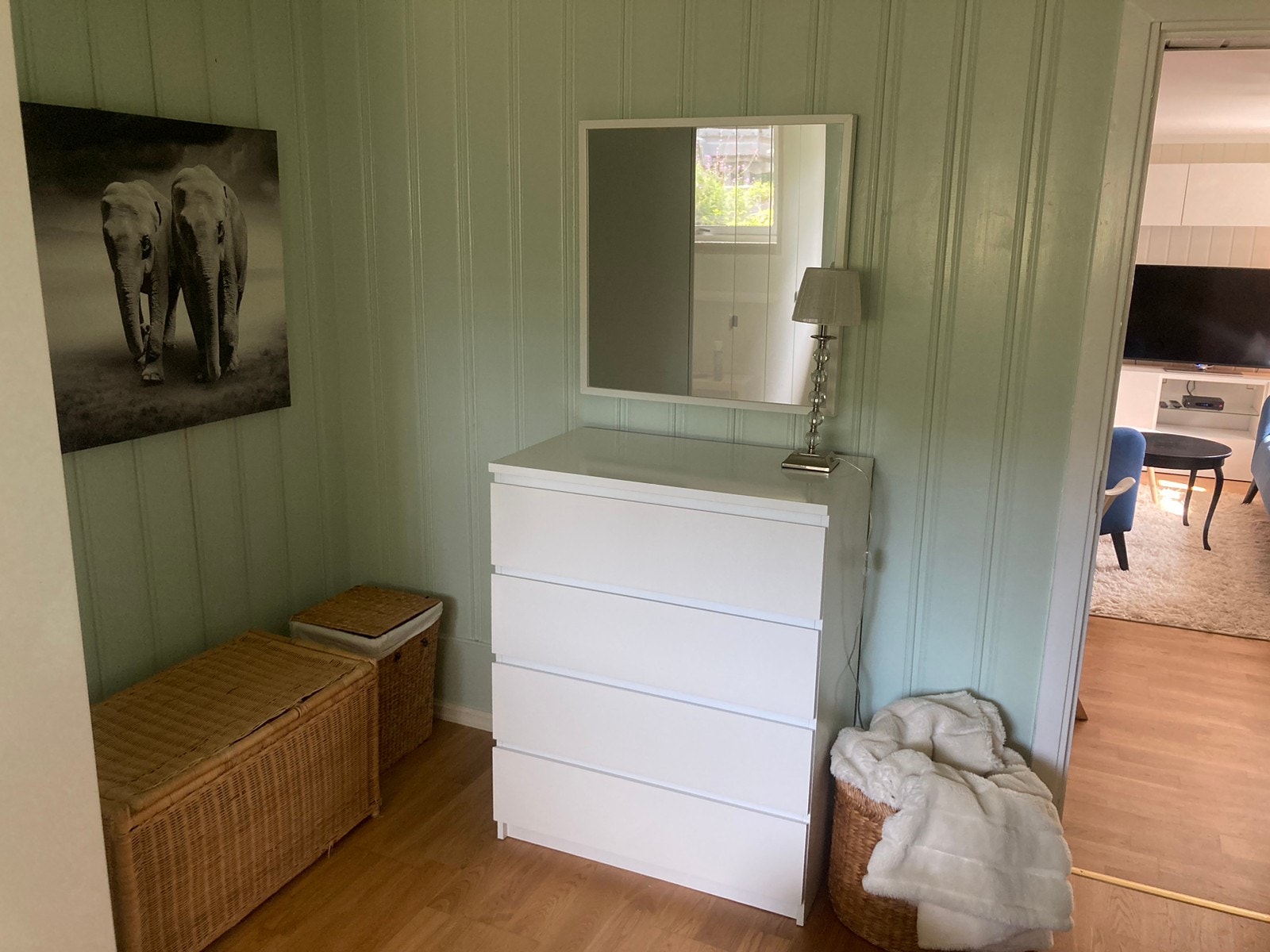 Kommode soverom kan evt fjernes for mer plass Galleribilde