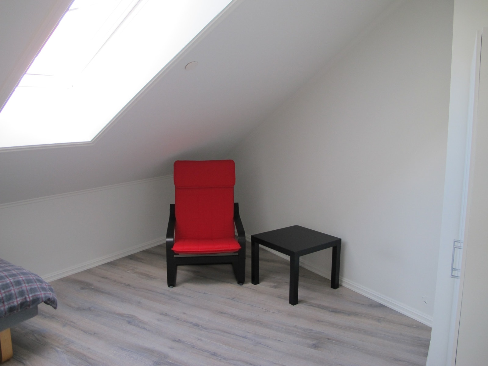 Det er plass til bord og stol hvis man ønsker Galleribilde