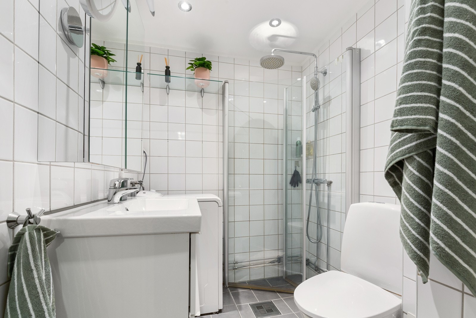 flislagt bad fra 2013 med behagelig gulvvarme. Galleribilde