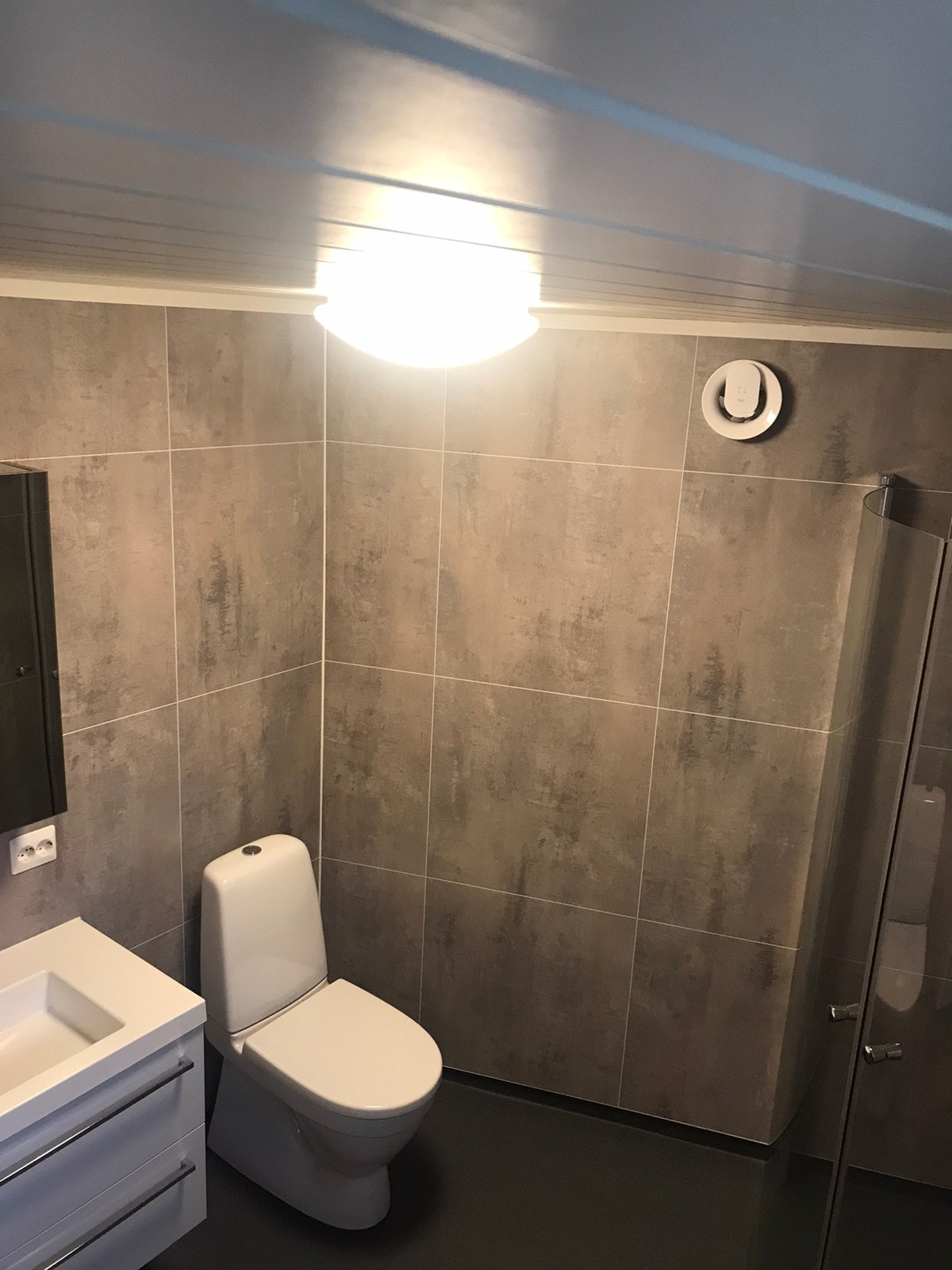 Bad med separat vaskerom Galleribilde