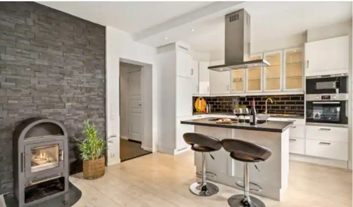 Kjøkken & peis. Galleribilde