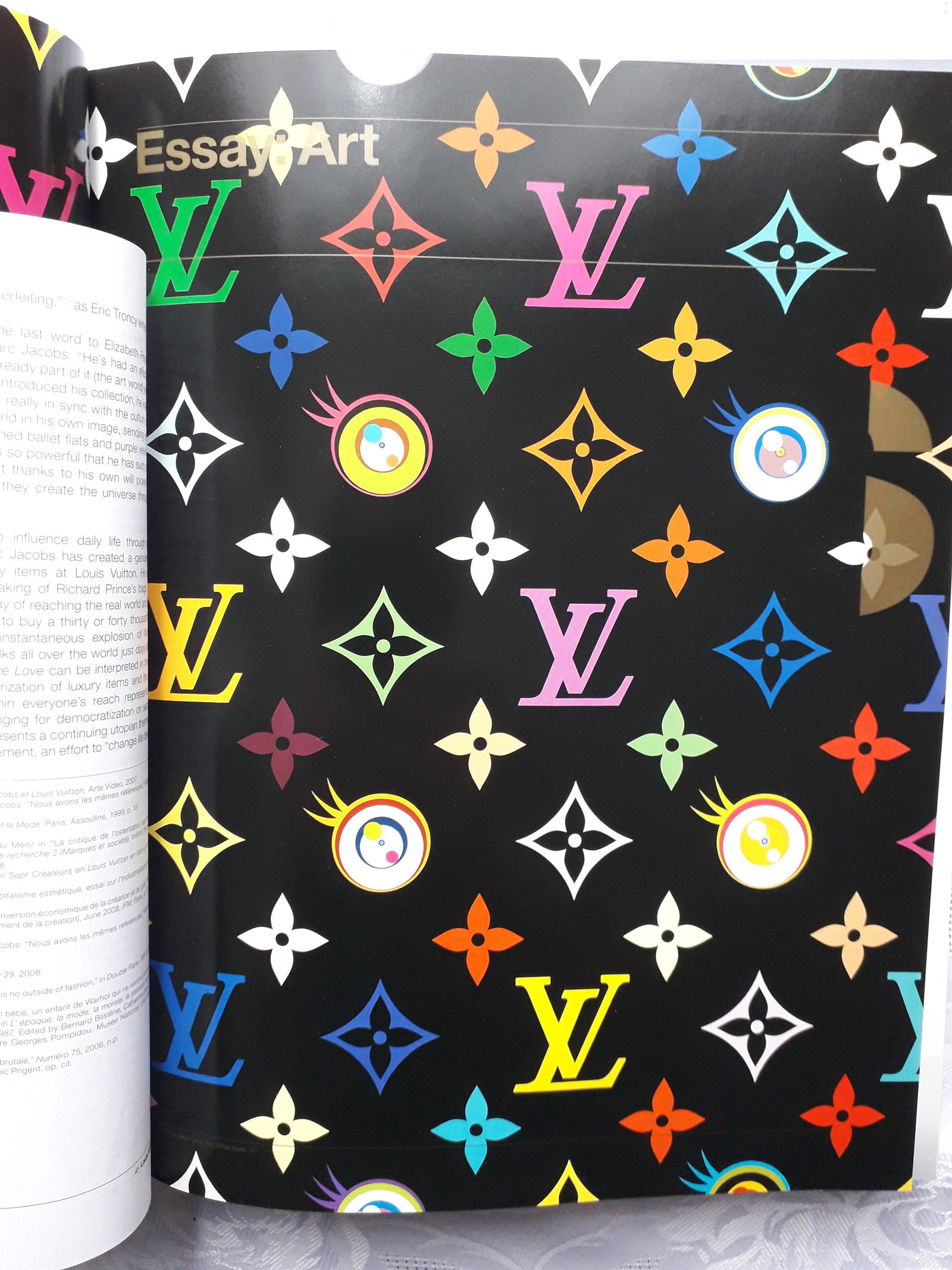 Louis Vuitton Art , Fashion and Architecture | FINN-torget