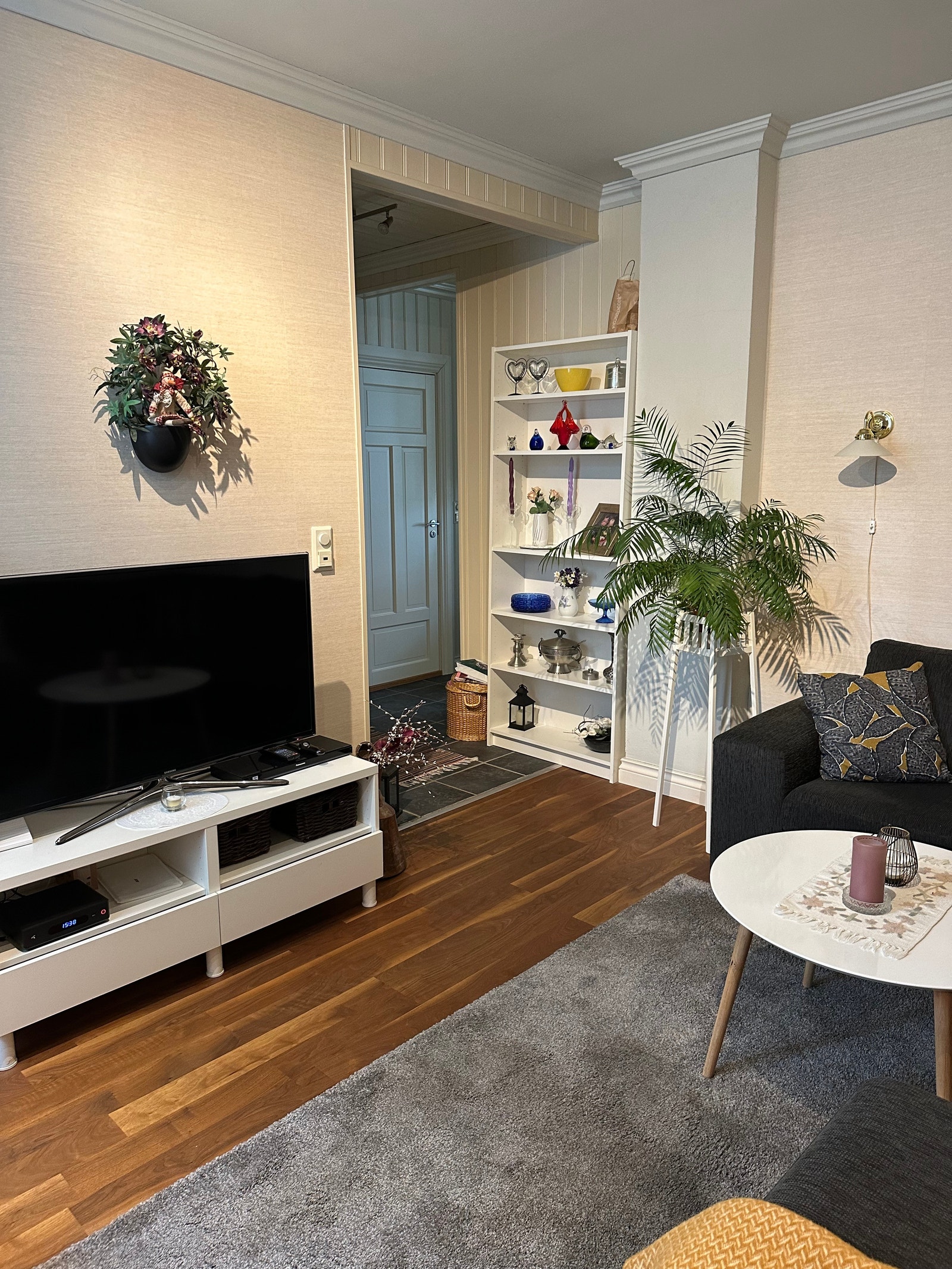 Del sv stue mot gang/ bad og kjøkken Galleribilde