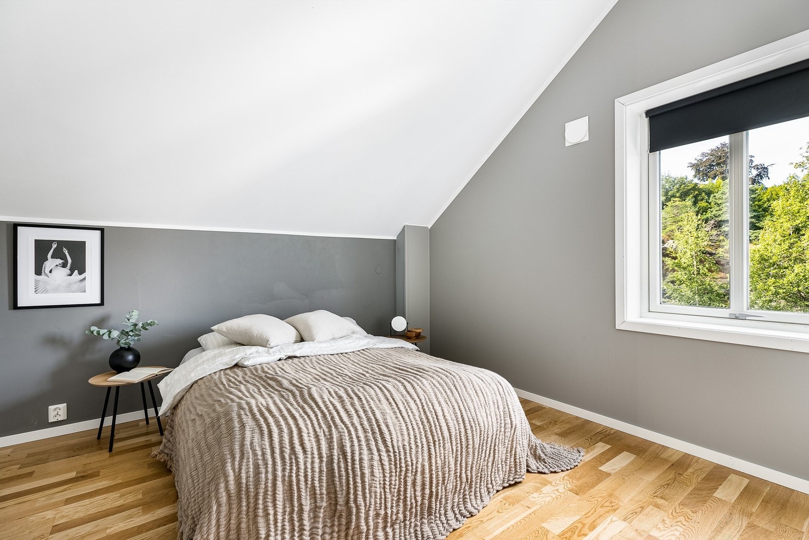 Hovedsoverom med dobbeltseng som kan splittes i to enkeltsenger. Galleribilde