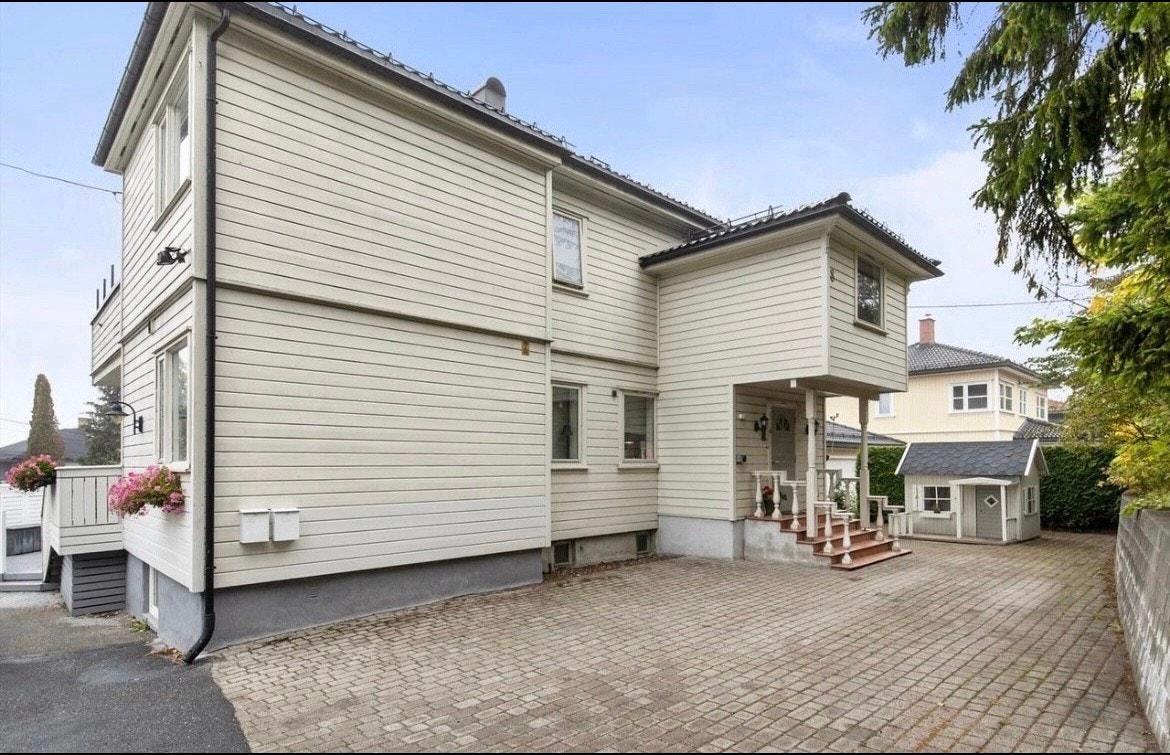 Tomannsbolig. Leiligheten er i 2. etg. Galleribilde
