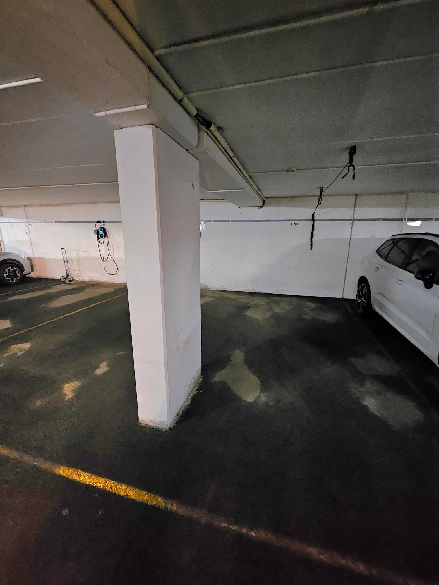 Oppvarmet parkeringskjeller | 1 plass følger leiligheten Galleribilde