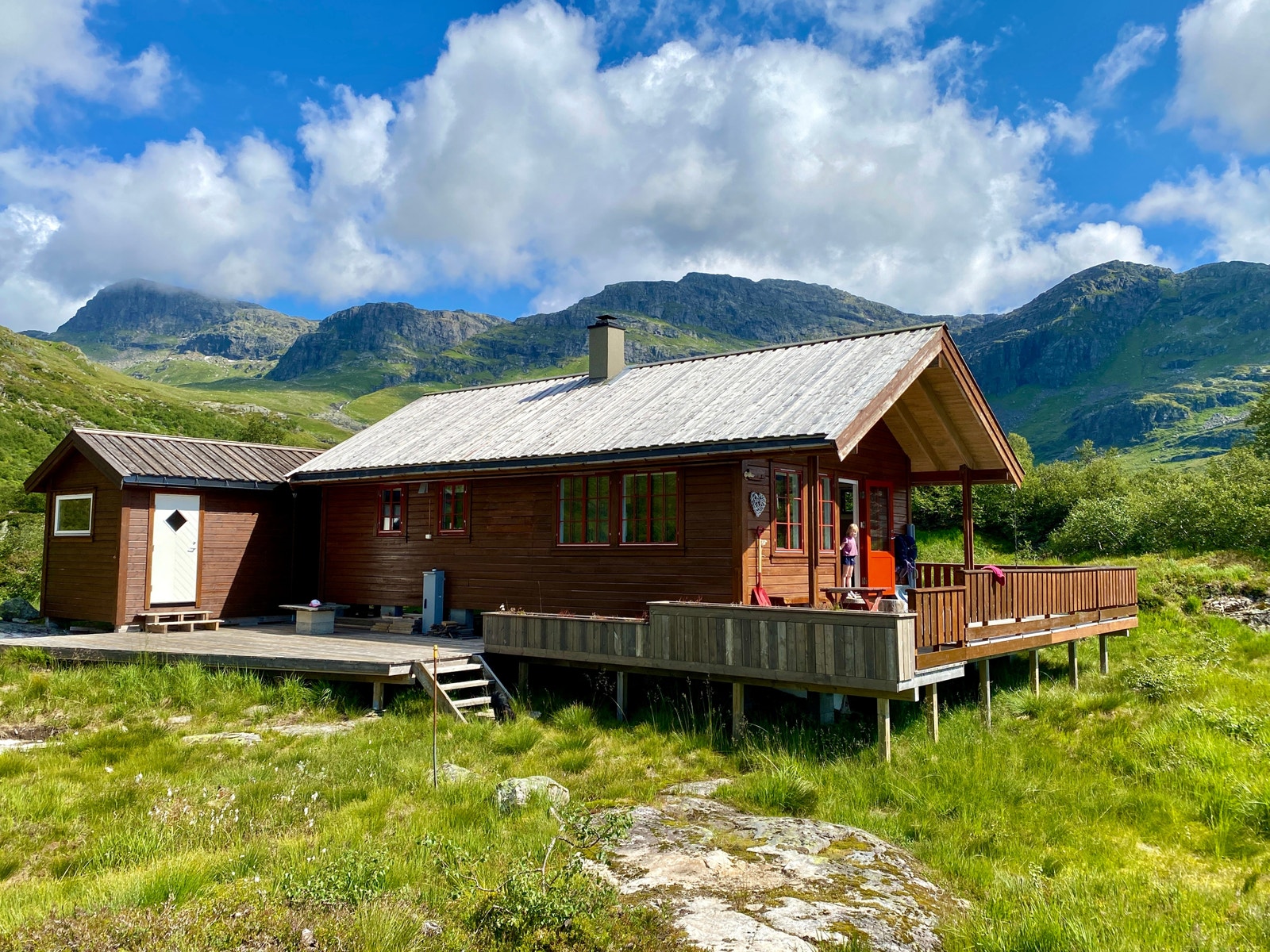 Hytta sett fra sørvest Galleribilde