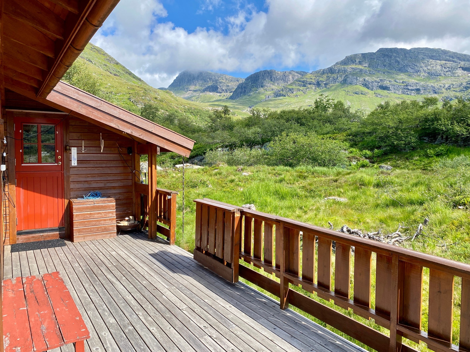 Terasse med morgensol Galleribilde