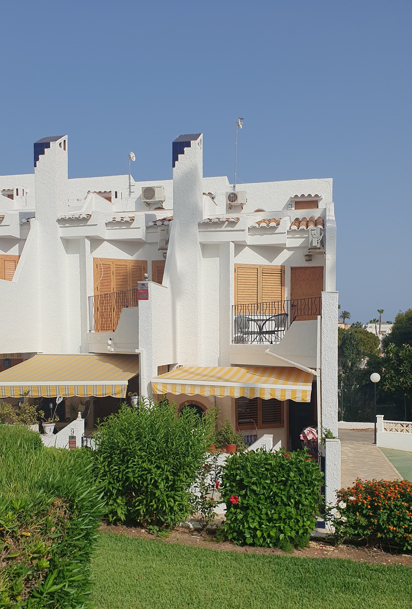 Cristalmar no 8 er endeleiligheten i den nederste rekken Galleribilde