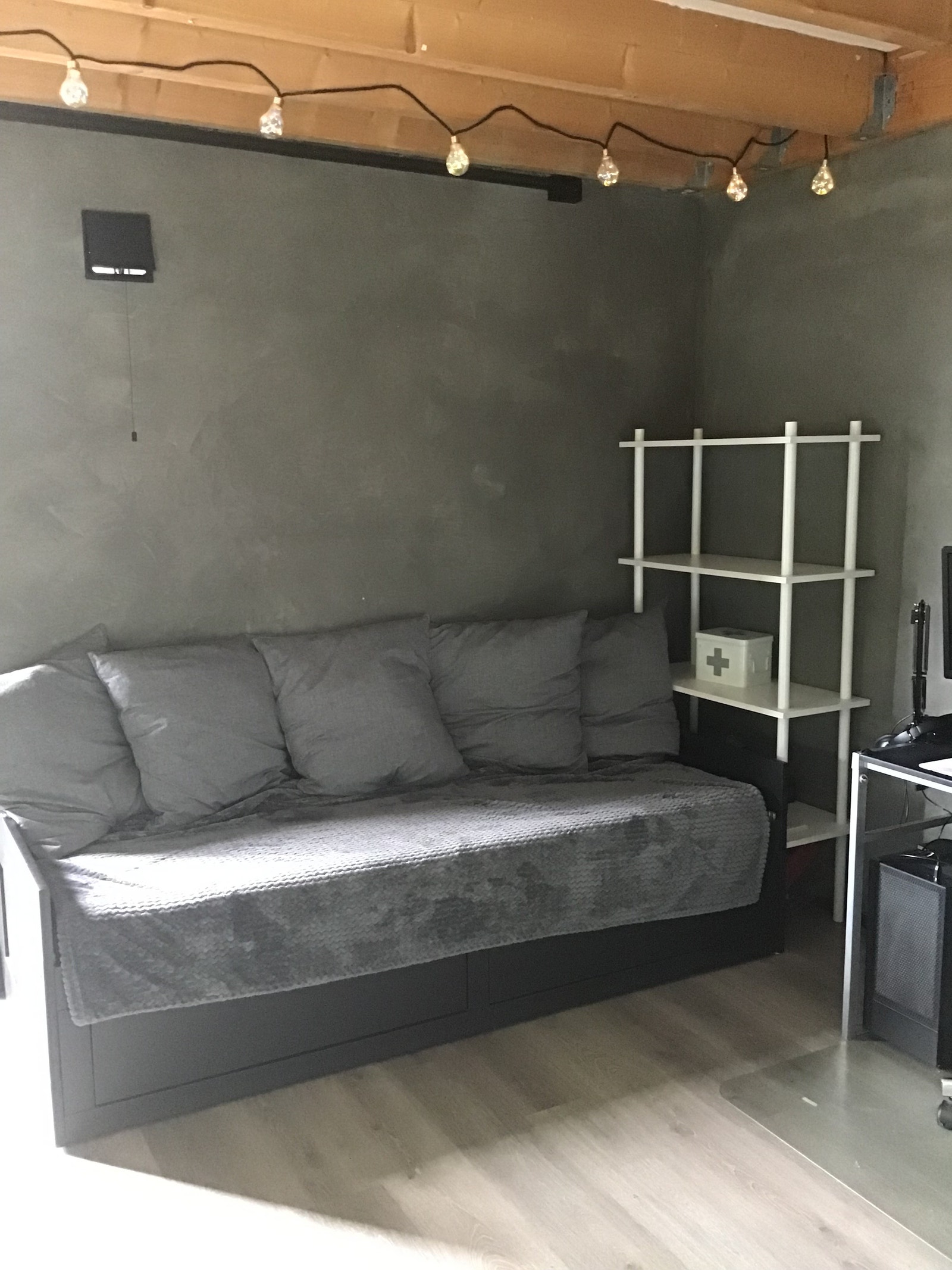 Sofa kan enkelt slås ut til dobbeltseng Galleribilde