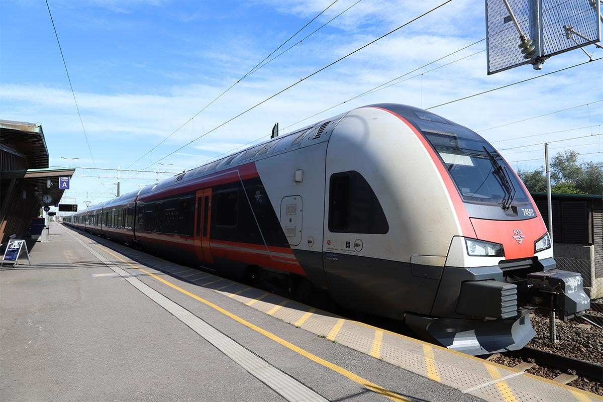 Kort vei til Eidsvoll stasjon som har god forbindelse til Oslo Lufthavn og Oslo S. Galleribilde