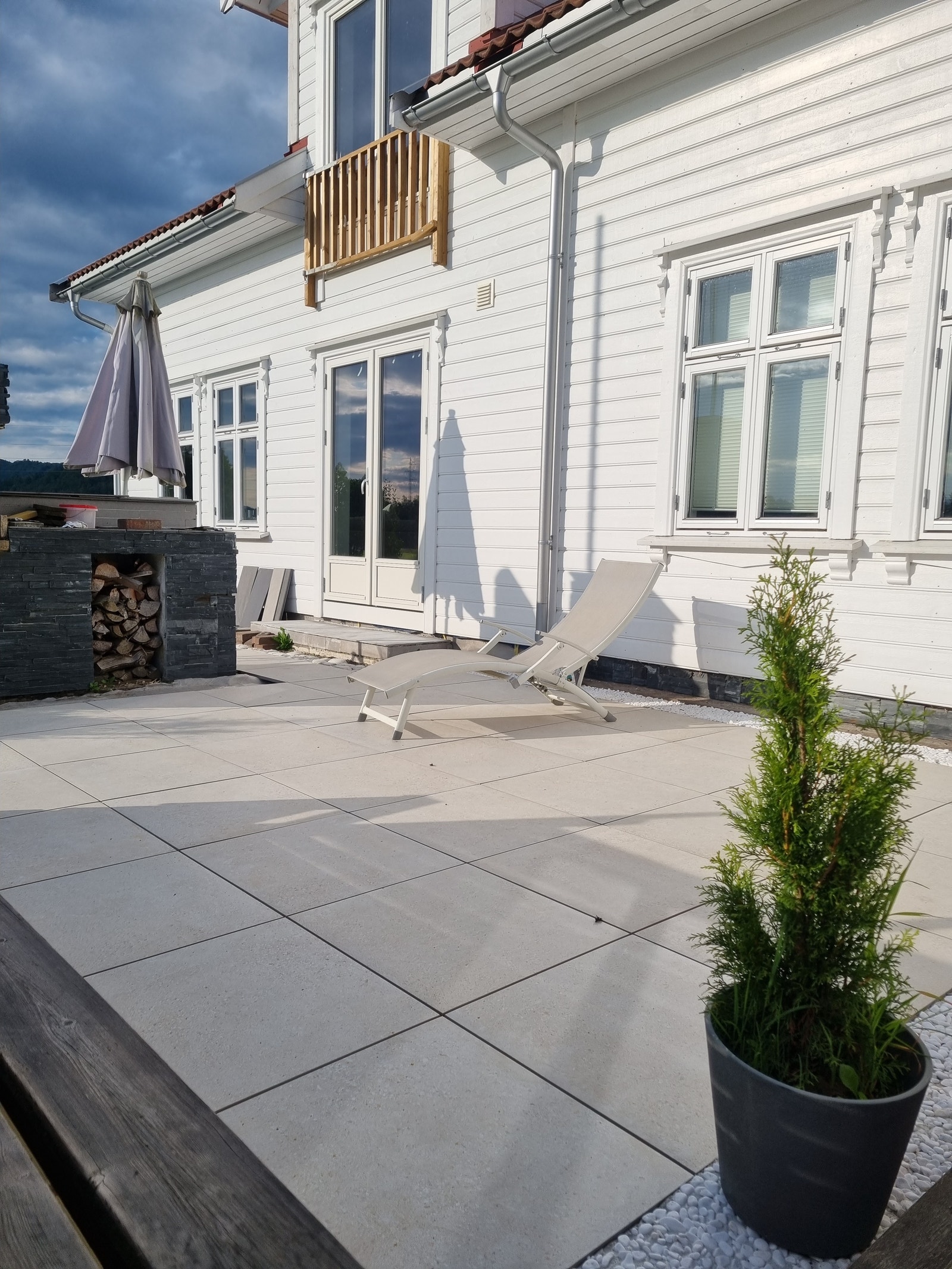 Uteplass Galleribilde