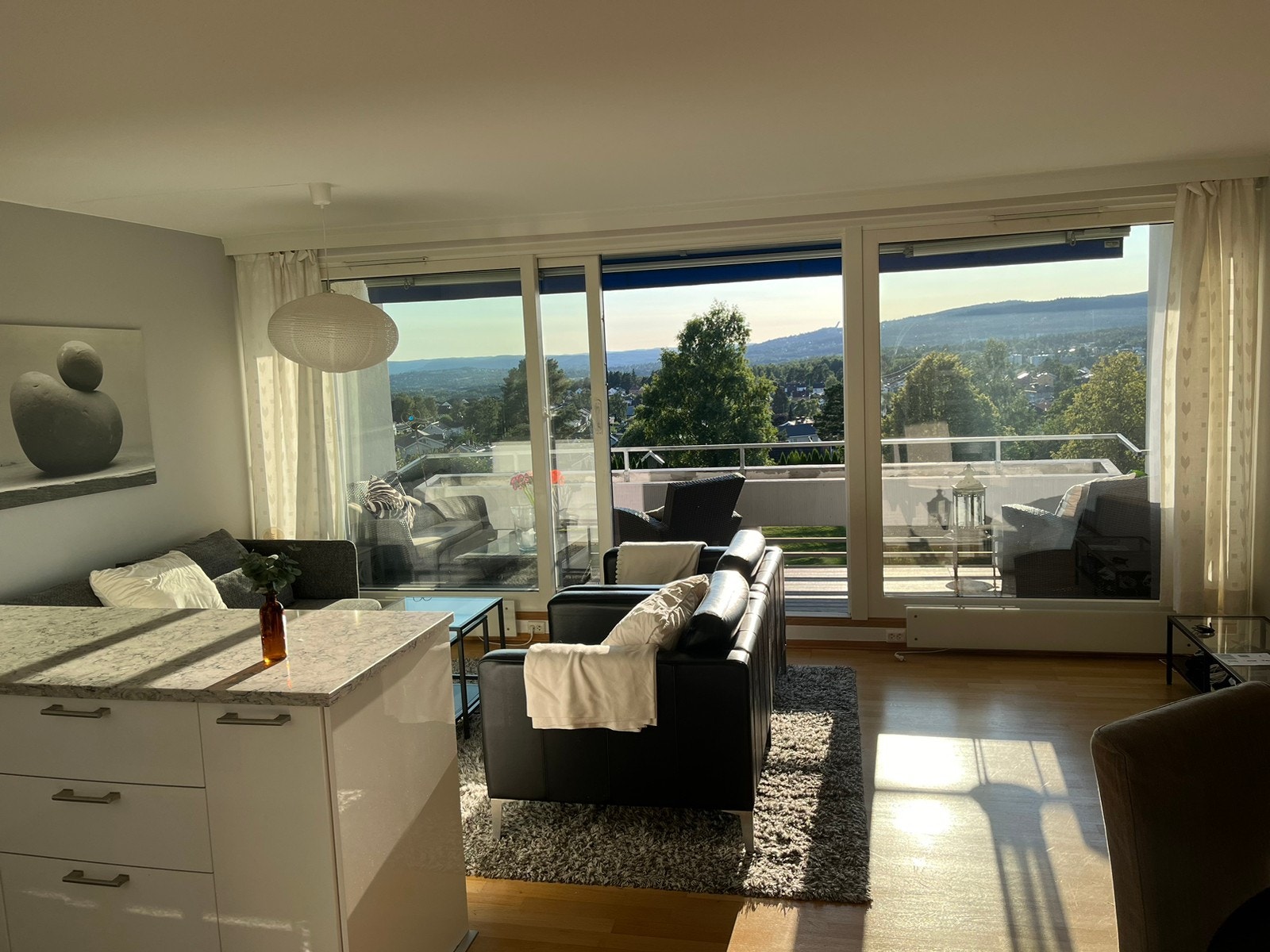 Lys og trivelig terrasseleilighet Galleribilde