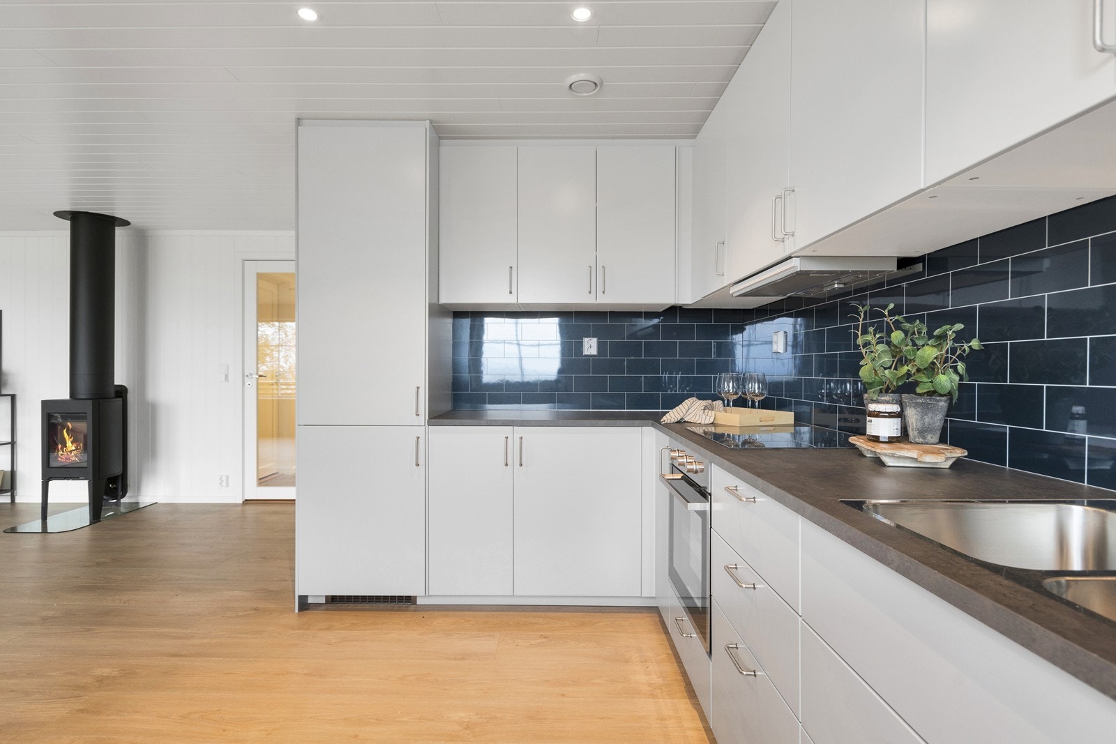 Varmekabler i gulv. Galleribilde