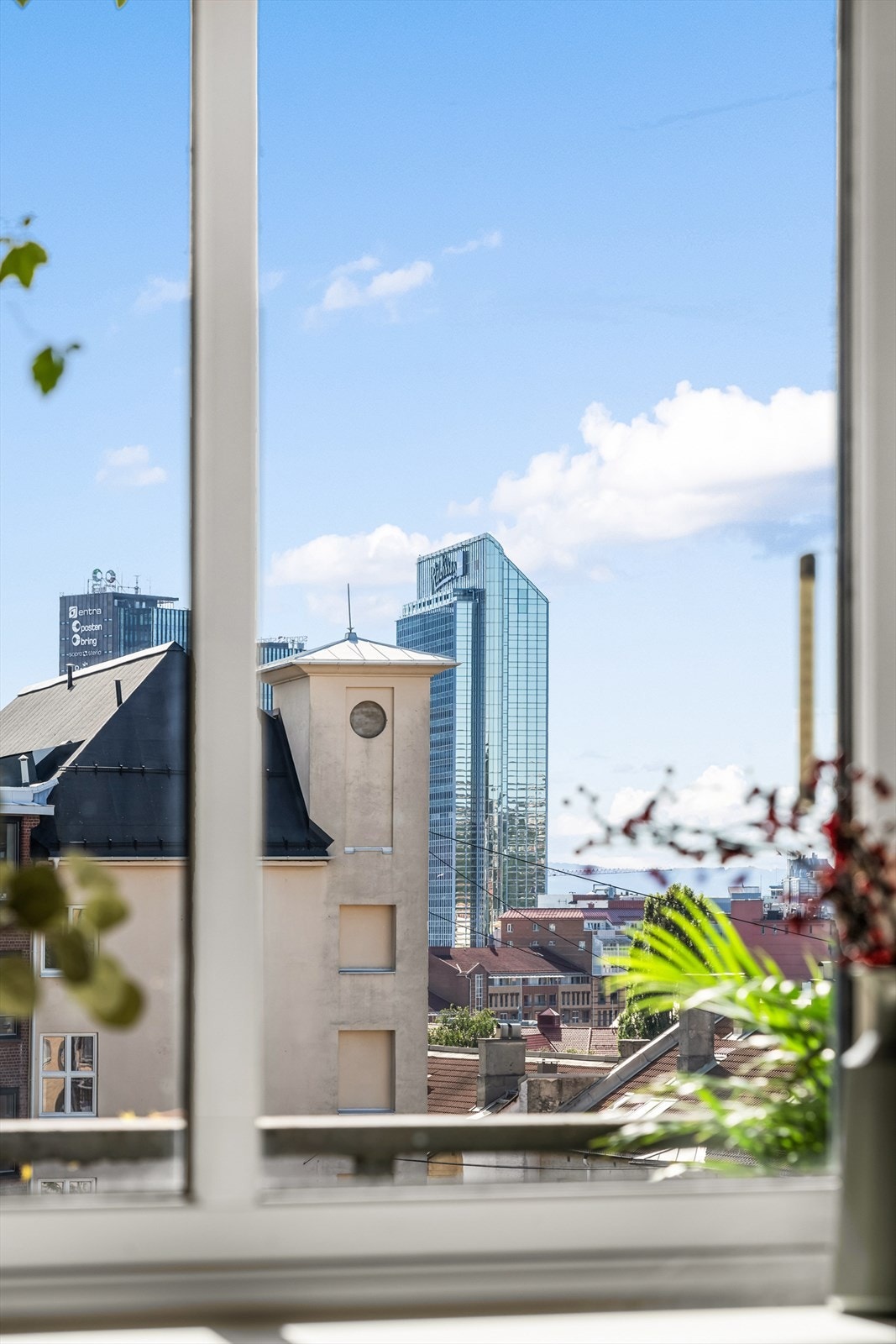 Flott utsikt over Oslo skyline fra stua. Galleribilde