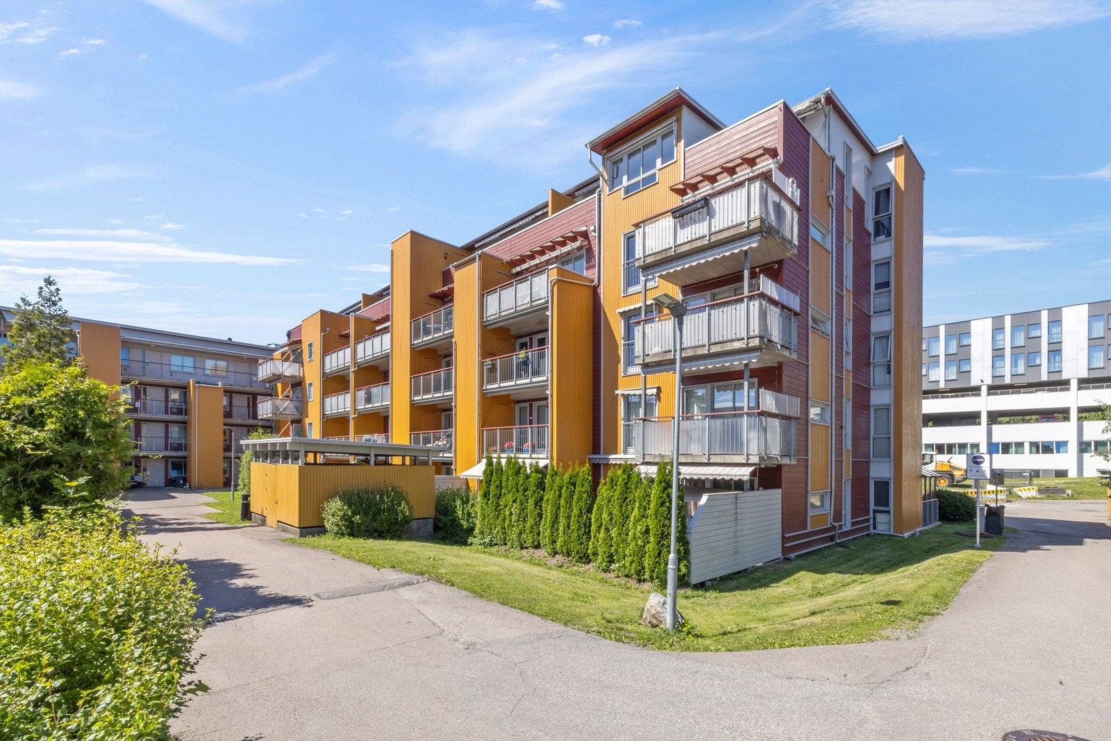 Sameiet lunden 38/40 har en meget sentral og rolig beliggenhet i populære Lunden Hageby Galleribilde