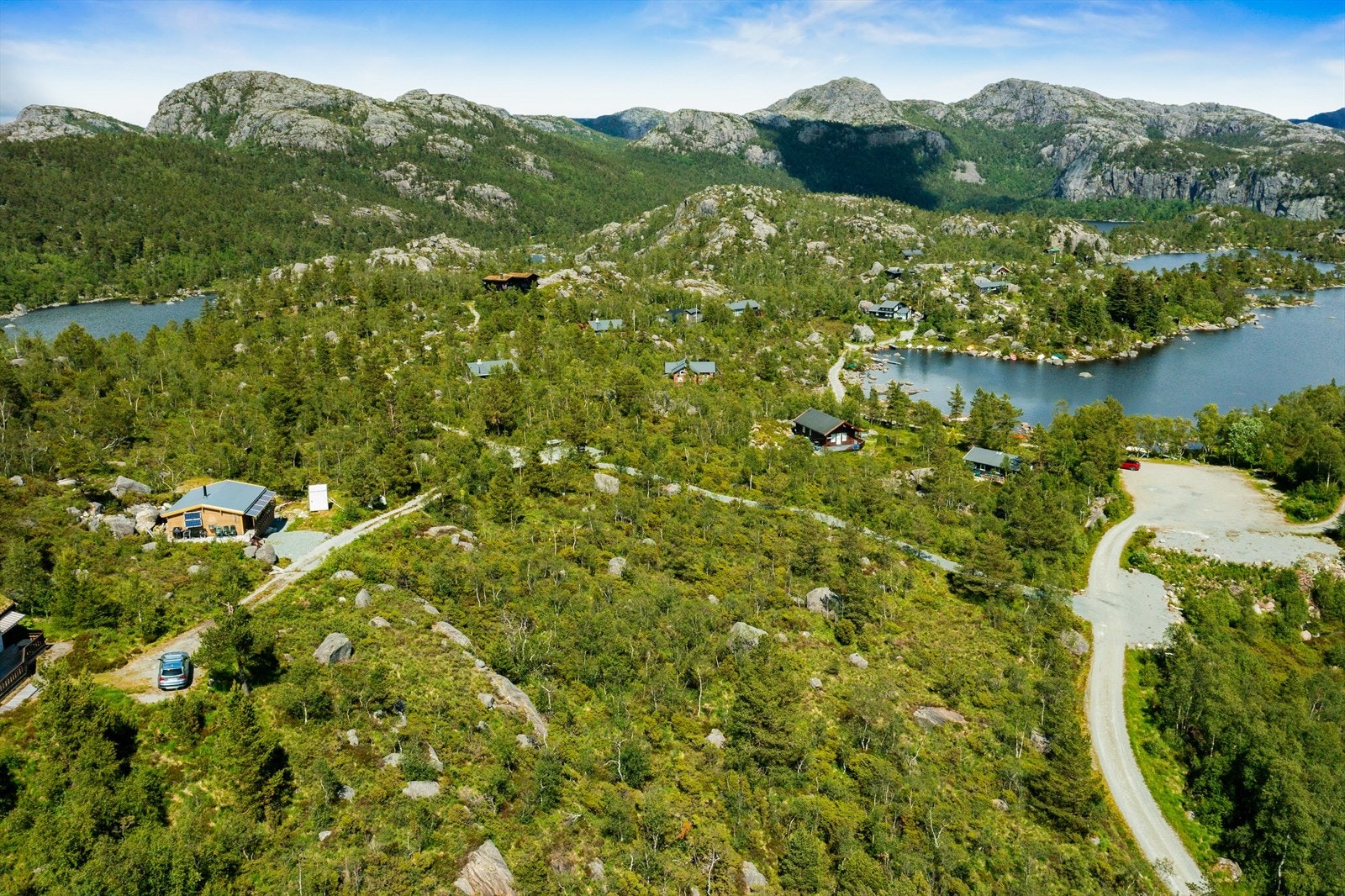 Området rundt Mosli er preget av vakre landskap, med mange turstier og naturopplevelser rett utenfor døren. Galleribilde