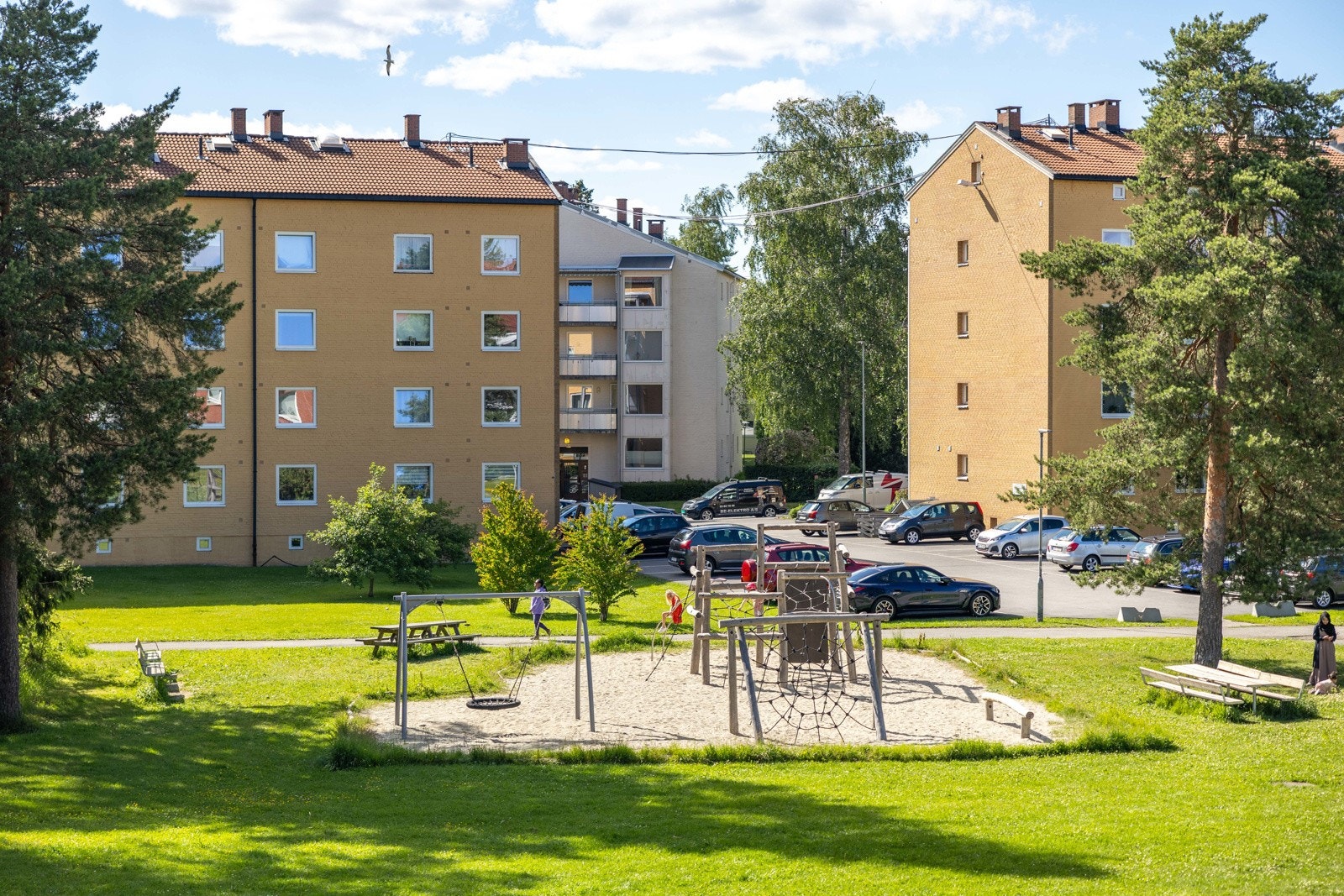 Borettslaget har parkeringsplasser og garasjeplasser til utleie p.d.d er det venteliste Galleribilde