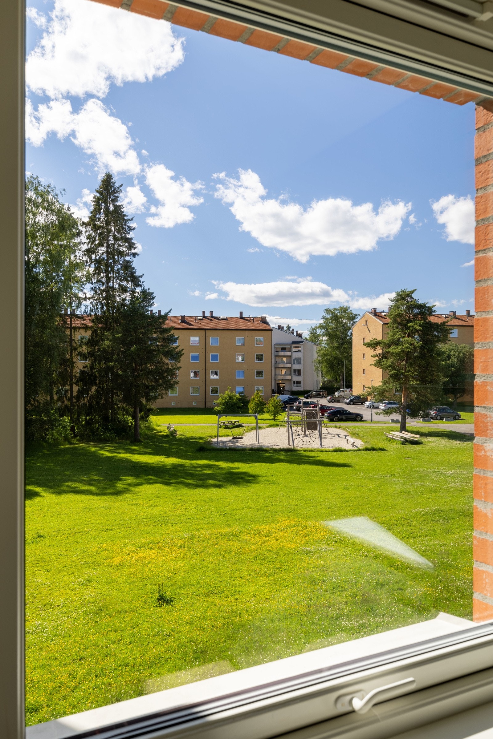 Grøntområder fra kjøkkenvinduer Galleribilde