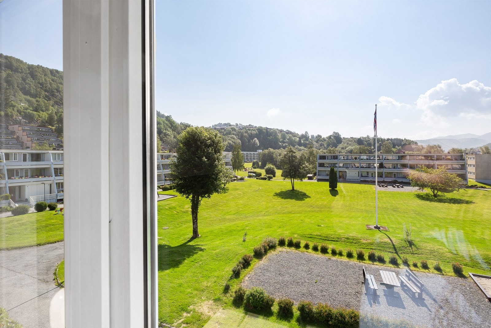 Utsikt fra kjøkkenvindu Galleribilde