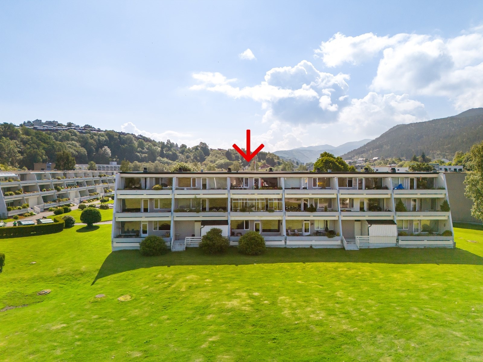 Ligger i byggets 3. etasje som også er toppetasjen Galleribilde